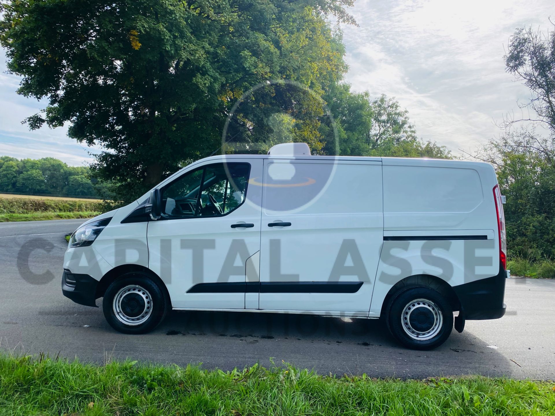 (ON SALE) FORD TRANSIT CUSTOM *GAH REFRIGERATED VAN* (2019 - EURO 6) 2.0 TDCI - 6 SPEED (1 OWNER) - Image 4 of 38