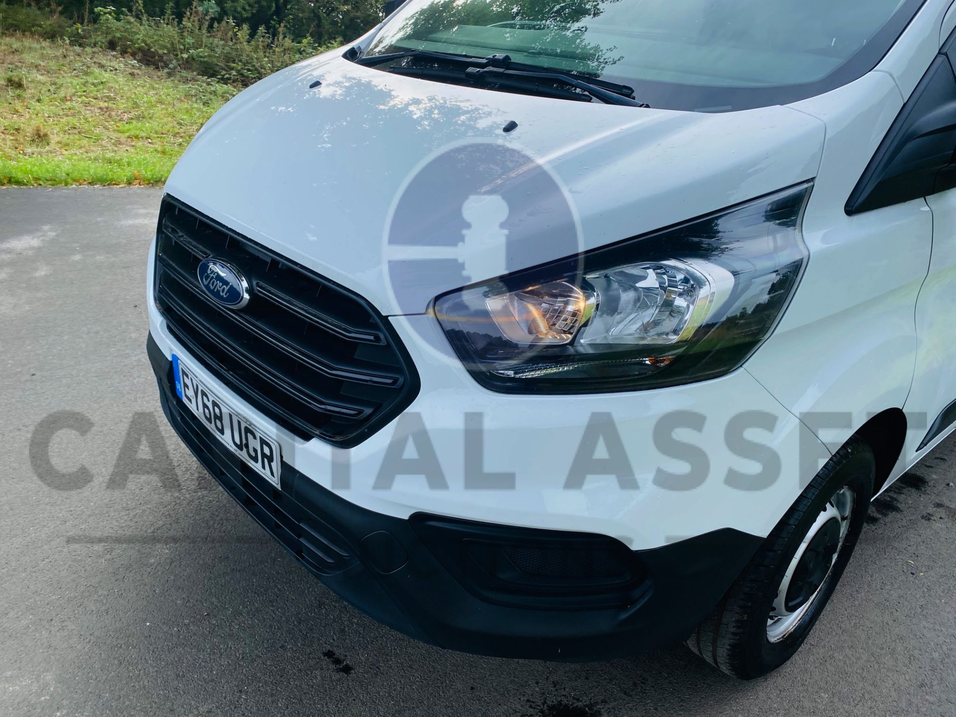 (ON SALE) FORD TRANSIT CUSTOM *GAH REFRIGERATED VAN* (2019 - EURO 6) 2.0 TDCI - 6 SPEED (1 OWNER) - Image 16 of 38