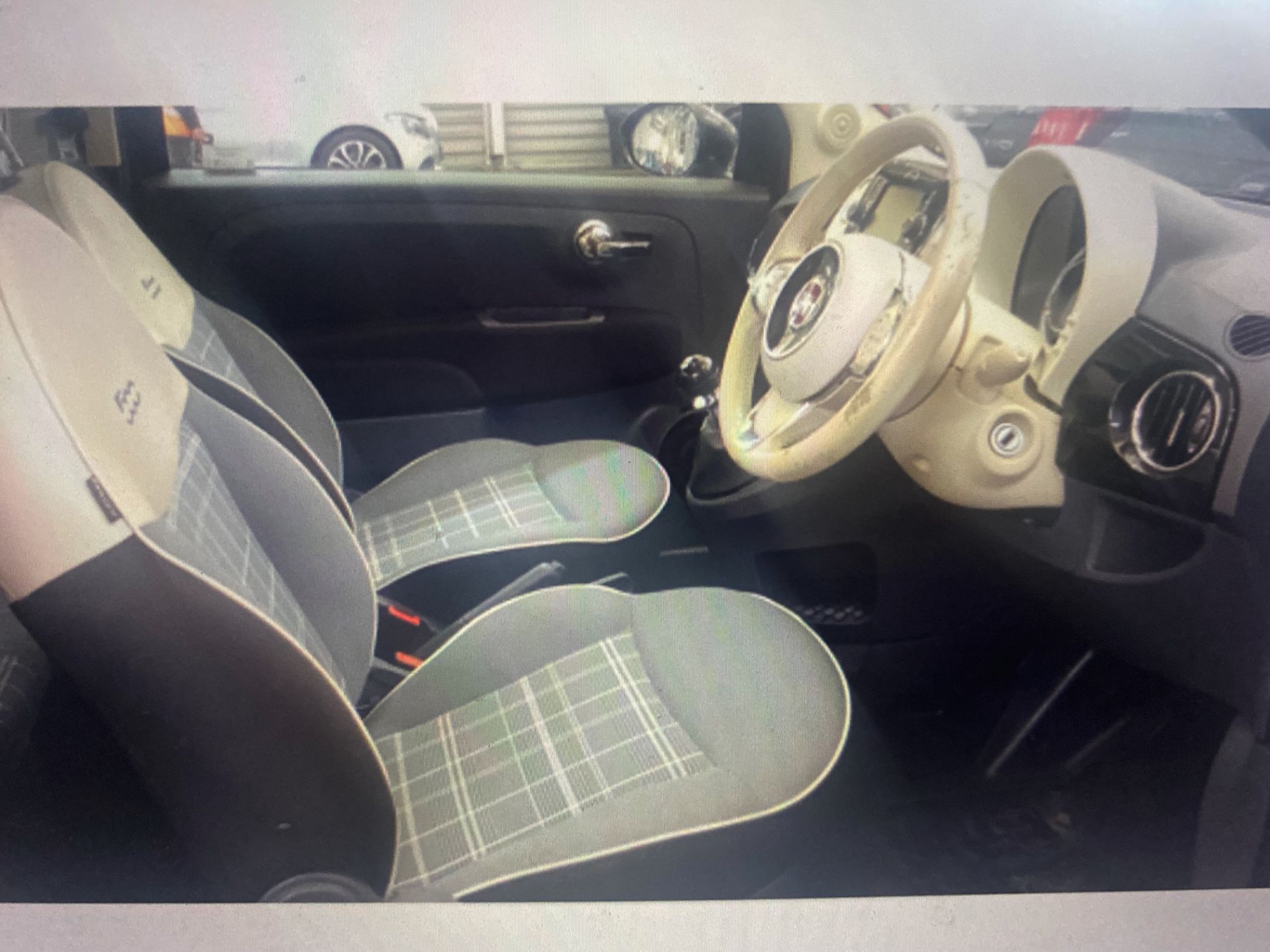 FIAT 500 LOUNGE (2018 MODEL) ONLY 26,000 MILES - PAN ROOF - AIR CON - EURO 6 (NO VAT - SAVE 20%) - Image 5 of 8