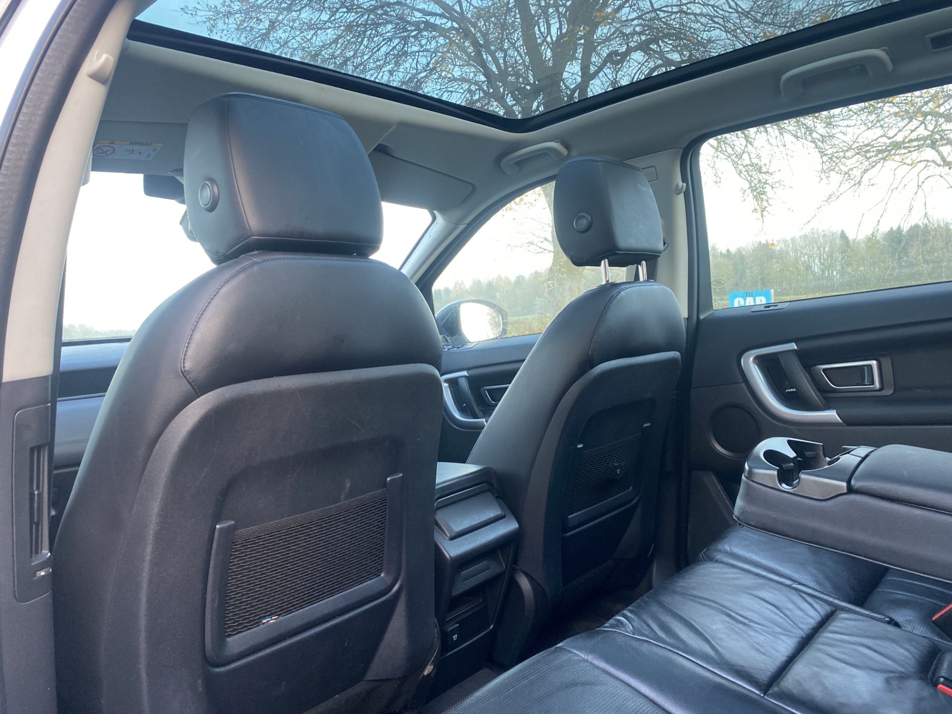 (ON SALE) LANDROVER DISCOVERY SPORT "HSE" 18 REG - 1 OWNER - LEATHER PANORAMIC ROOF - FULLY LOADED - - Image 14 of 37