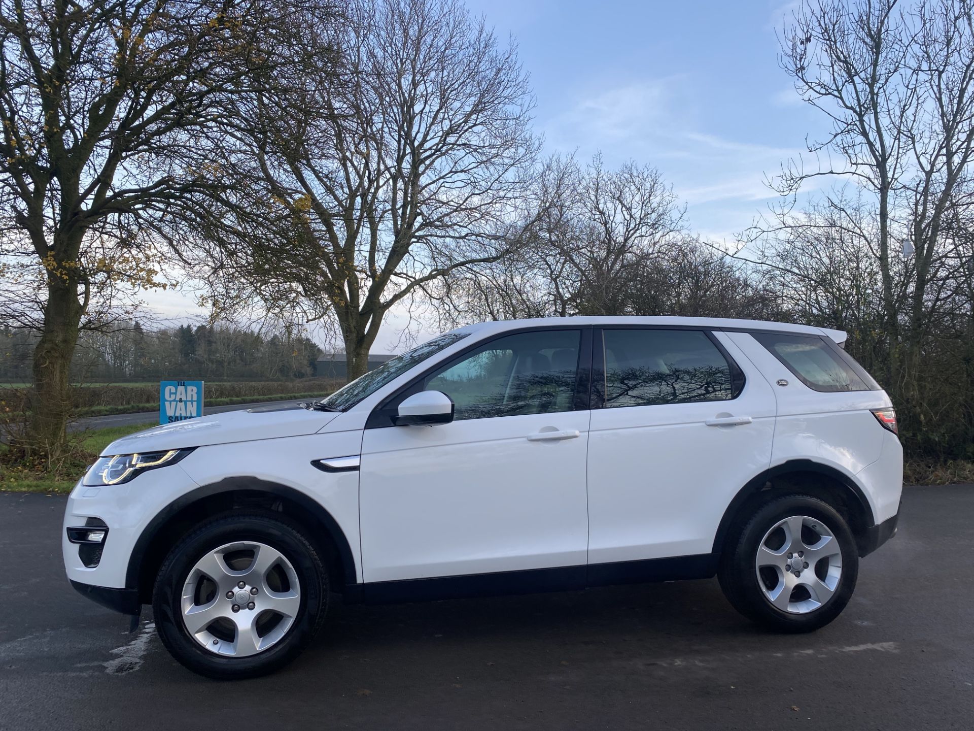 (ON SALE) LANDROVER DISCOVERY SPORT "HSE" 18 REG - 1 OWNER - LEATHER PANORAMIC ROOF - FULLY LOADED - - Image 6 of 37