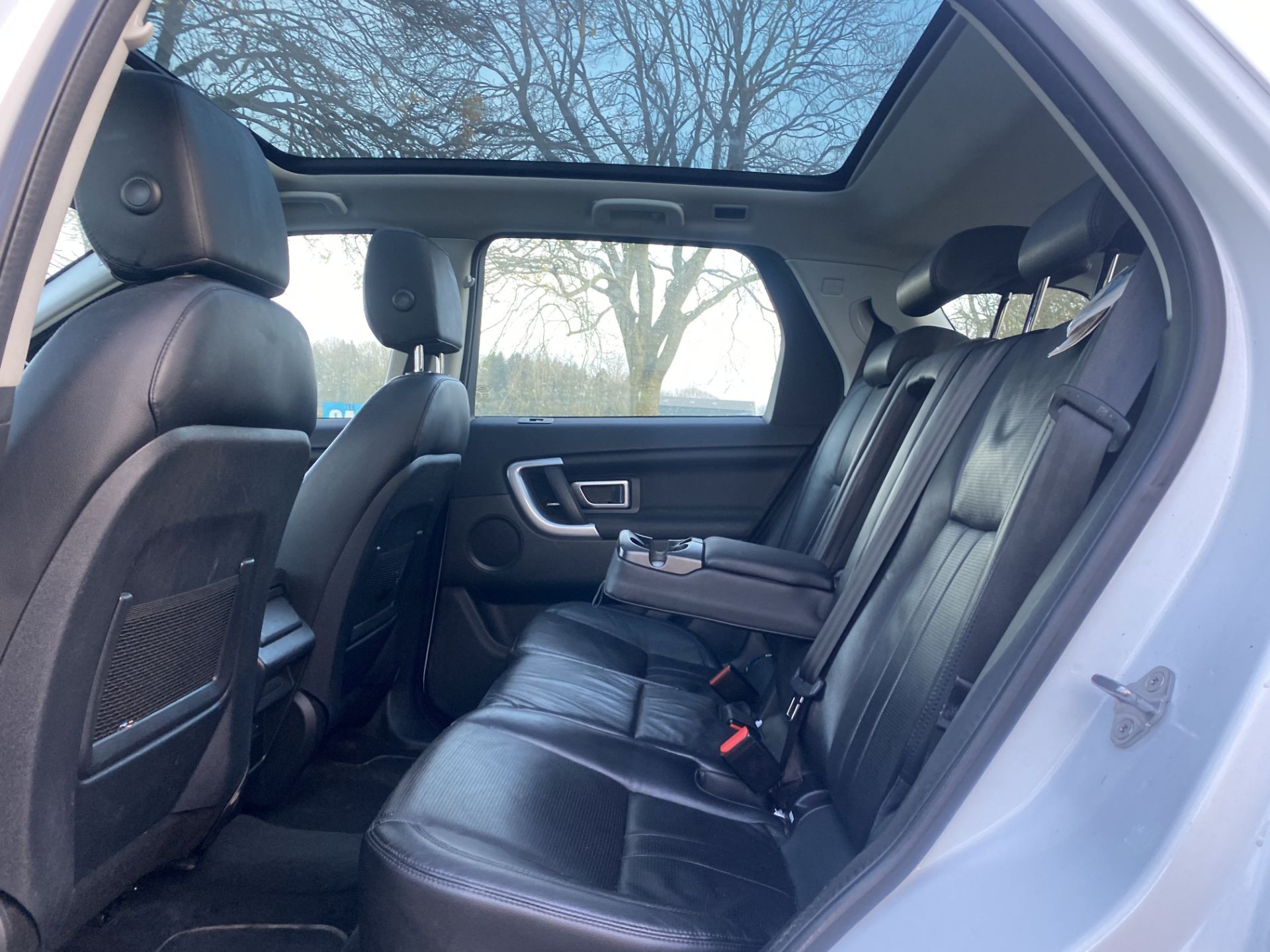 (ON SALE) LANDROVER DISCOVERY SPORT "HSE" 18 REG - 1 OWNER - LEATHER PANORAMIC ROOF - FULLY LOADED - - Image 12 of 37