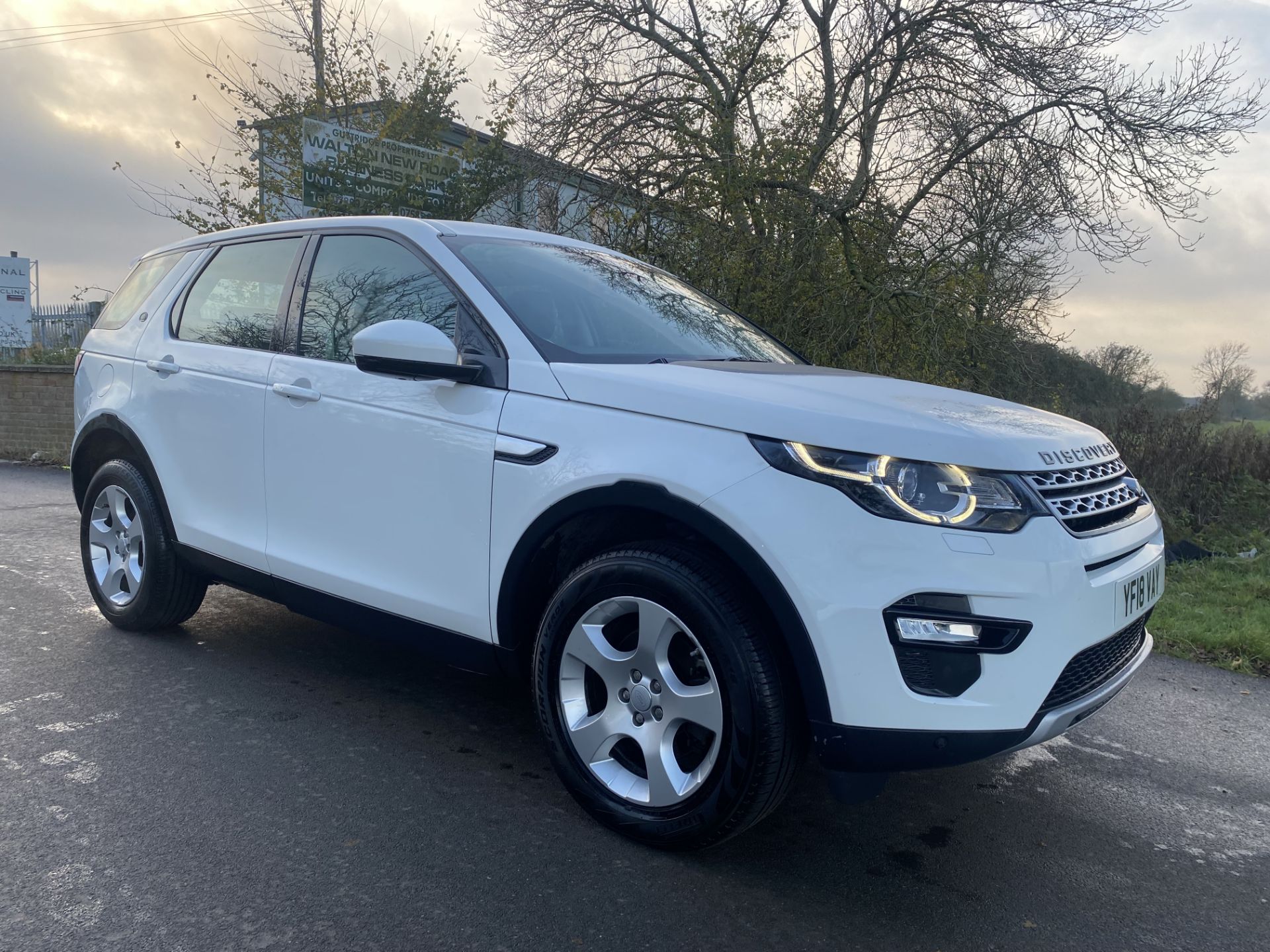 (ON SALE) LANDROVER DISCOVERY SPORT "HSE" 18 REG - 1 OWNER - LEATHER PANORAMIC ROOF - FULLY LOADED -