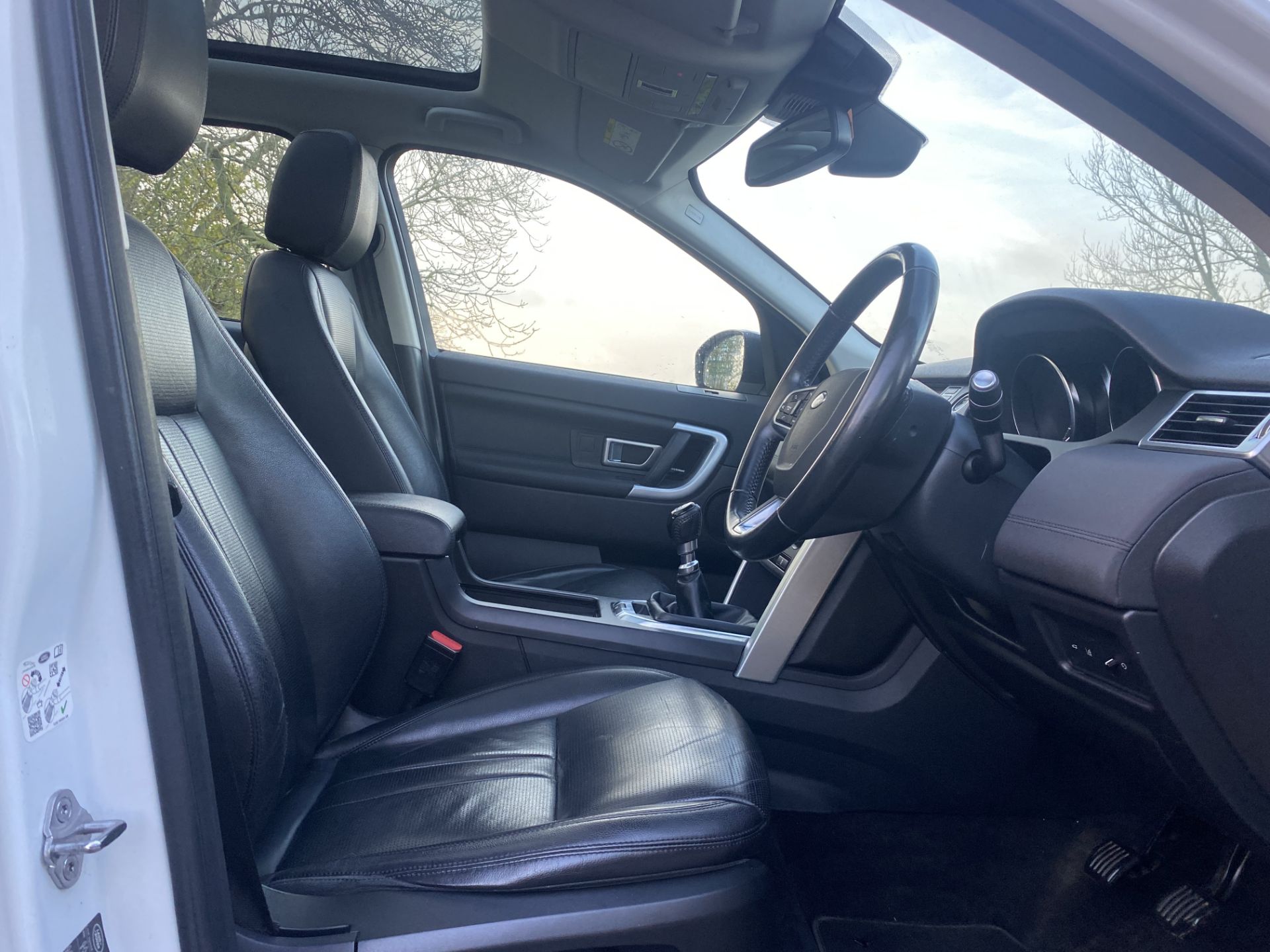 (ON SALE) LANDROVER DISCOVERY SPORT "HSE" 18 REG - 1 OWNER - LEATHER PANORAMIC ROOF - FULLY LOADED - - Image 27 of 37