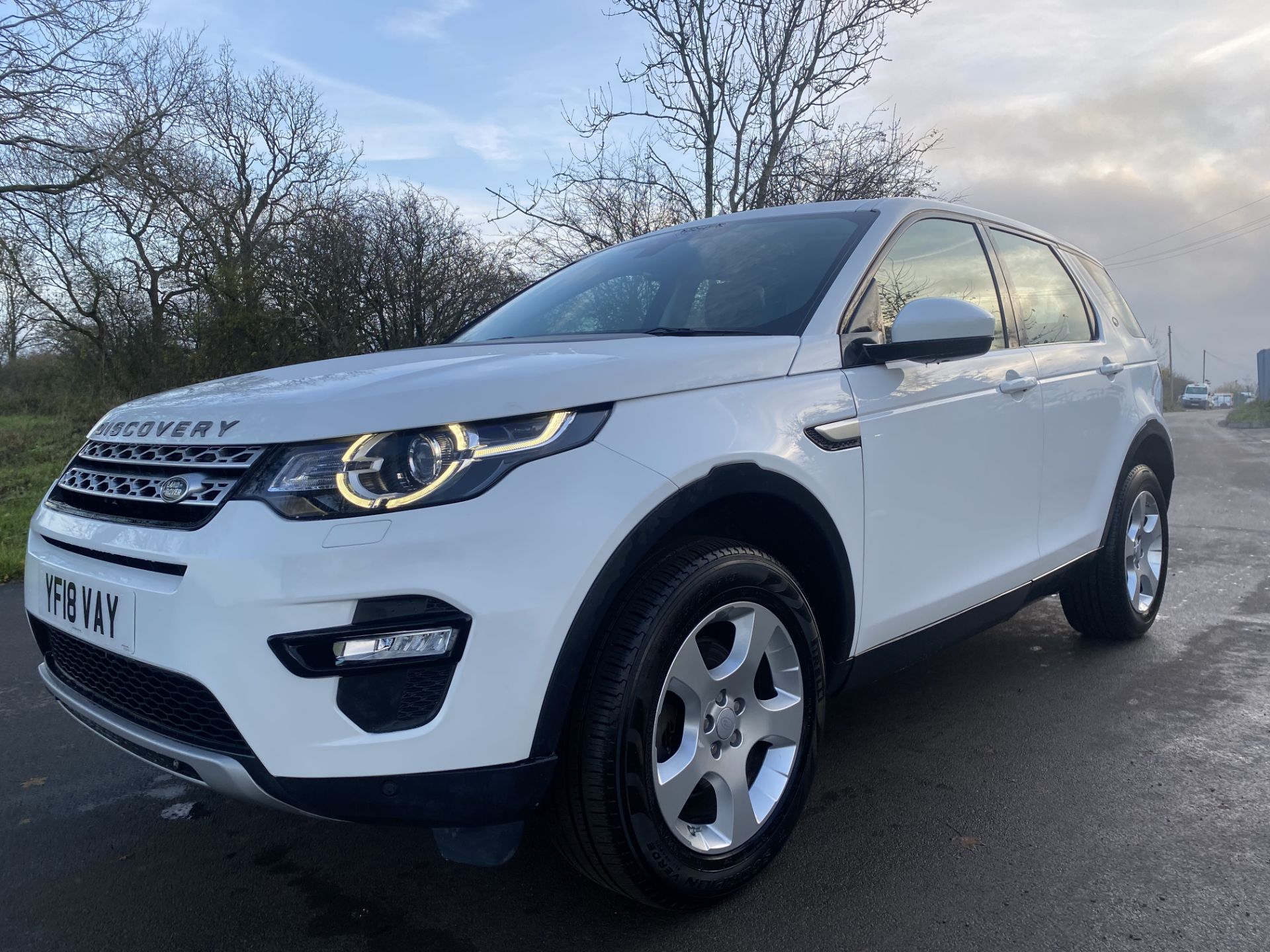 (ON SALE) LANDROVER DISCOVERY SPORT "HSE" 18 REG - 1 OWNER - LEATHER PANORAMIC ROOF - FULLY LOADED - - Image 5 of 37