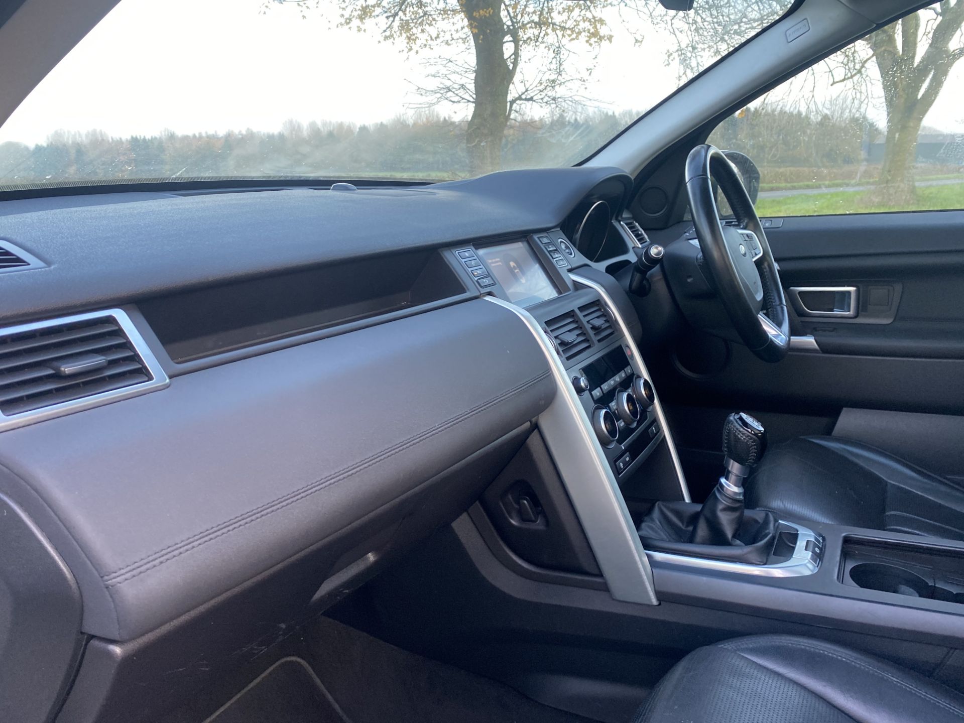 (ON SALE) LANDROVER DISCOVERY SPORT "HSE" 18 REG - 1 OWNER - LEATHER PANORAMIC ROOF - FULLY LOADED - - Image 21 of 37