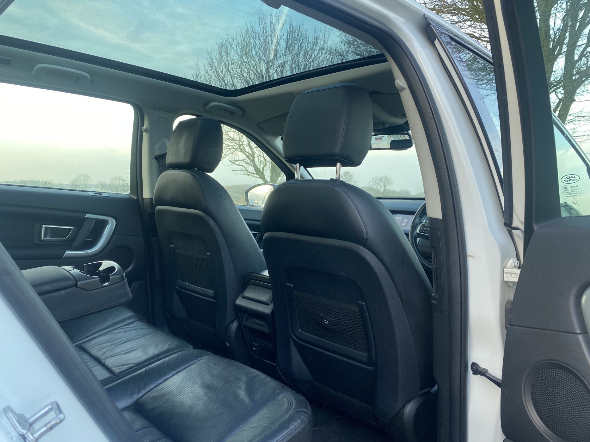 (ON SALE) LANDROVER DISCOVERY SPORT "HSE" 18 REG - 1 OWNER - LEATHER PANORAMIC ROOF - FULLY LOADED - - Image 25 of 37