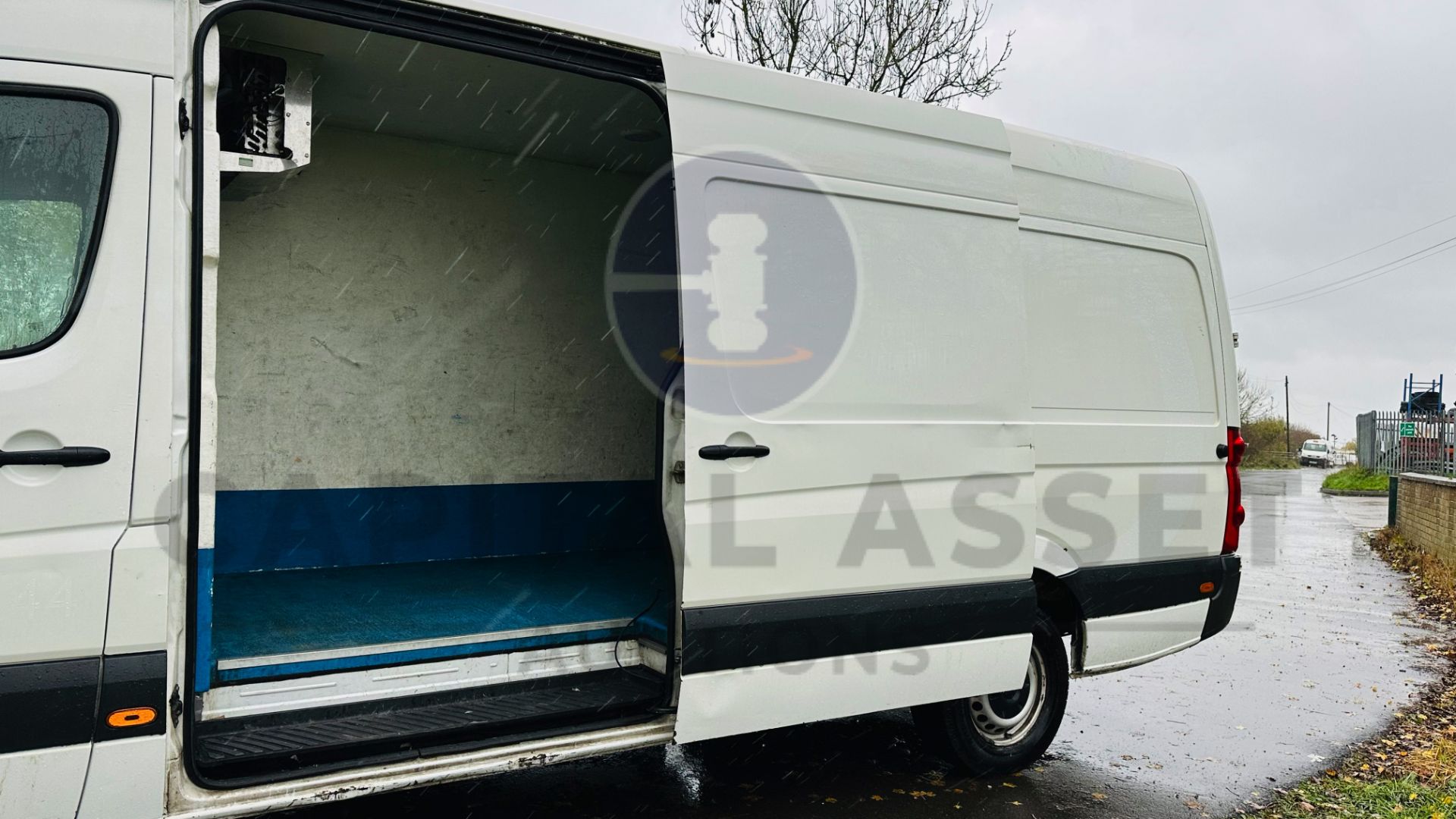 VOLKSWAGEN CRAFTER CR35 *LWB - GAH REFRIGERATED VAN* (2018 - EURO 6) 2.0 TDI 'BLUEMOTION' (1 OWNER) - Image 21 of 37