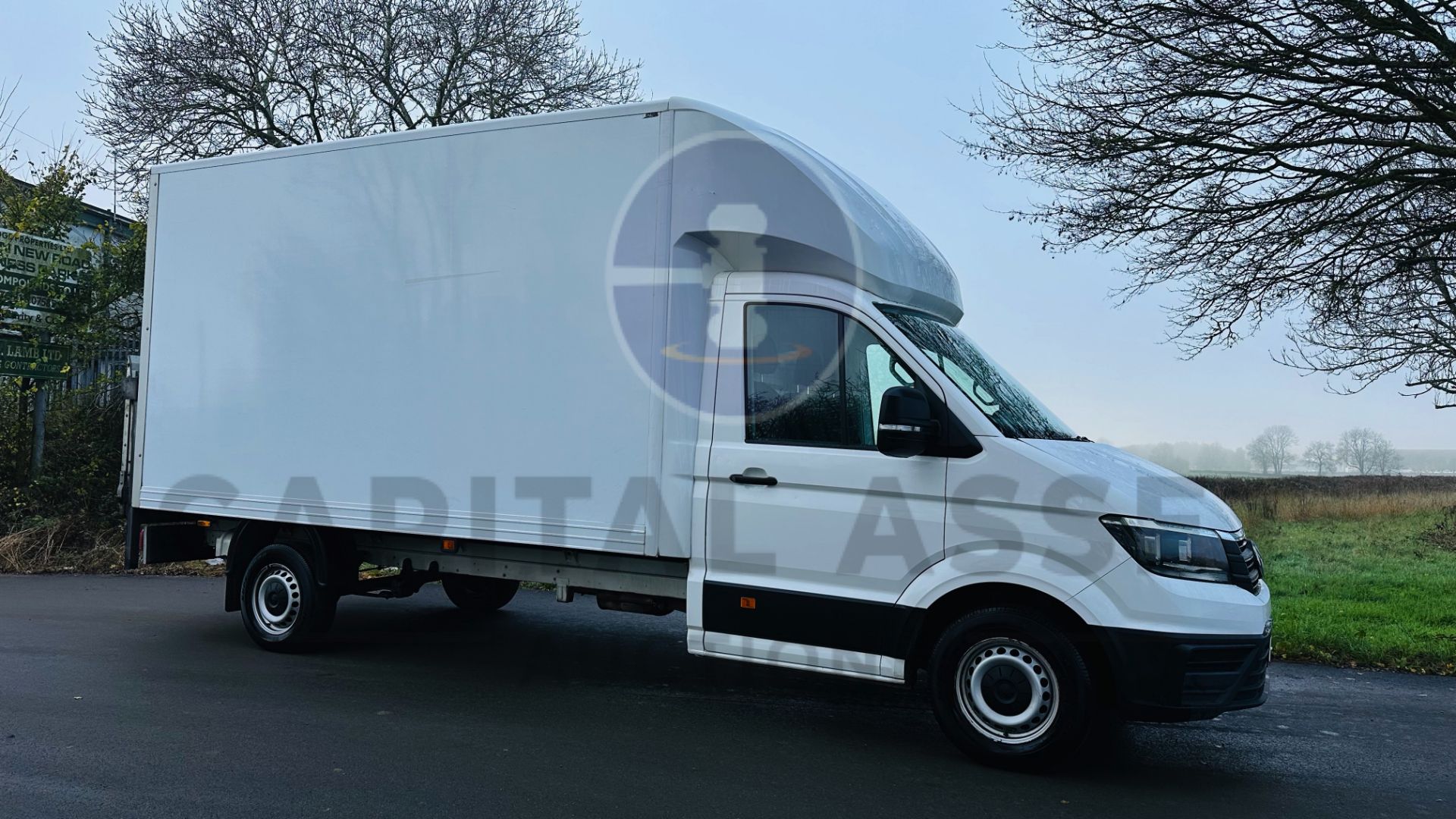 VOLKSWAGEN CRAFTER CR35 *LWB - LUTON / BOX VAN* (2020-EURO 6) 2.0 TDI - 6 SPEED *TAIL-LIFT* (3500KG)