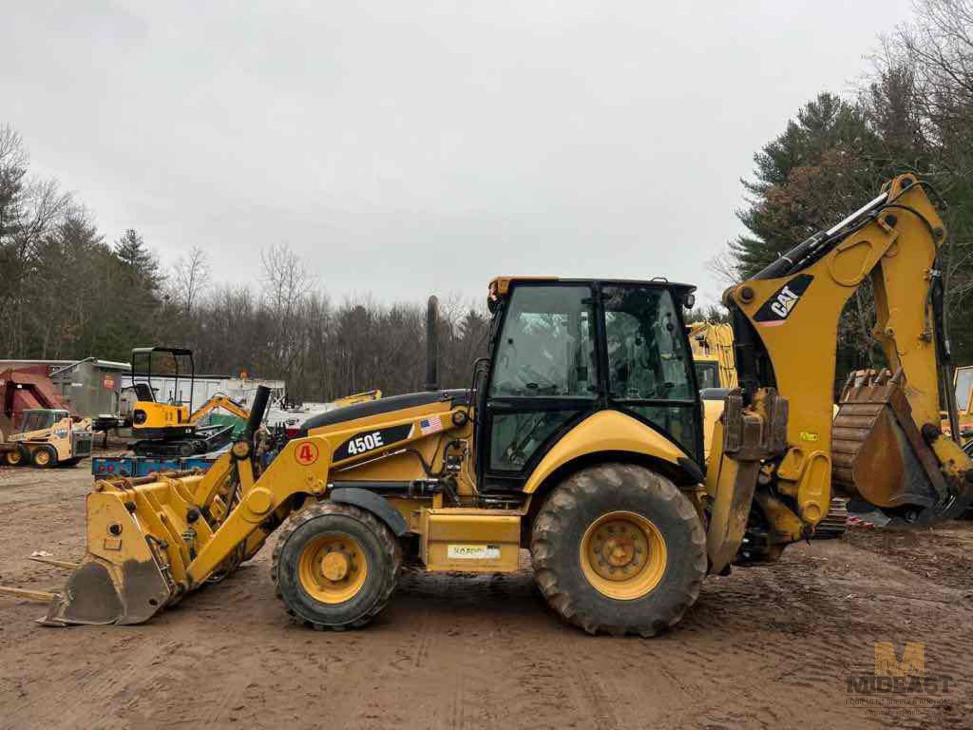 CAT 450 E Backhoe - Image 3 of 29