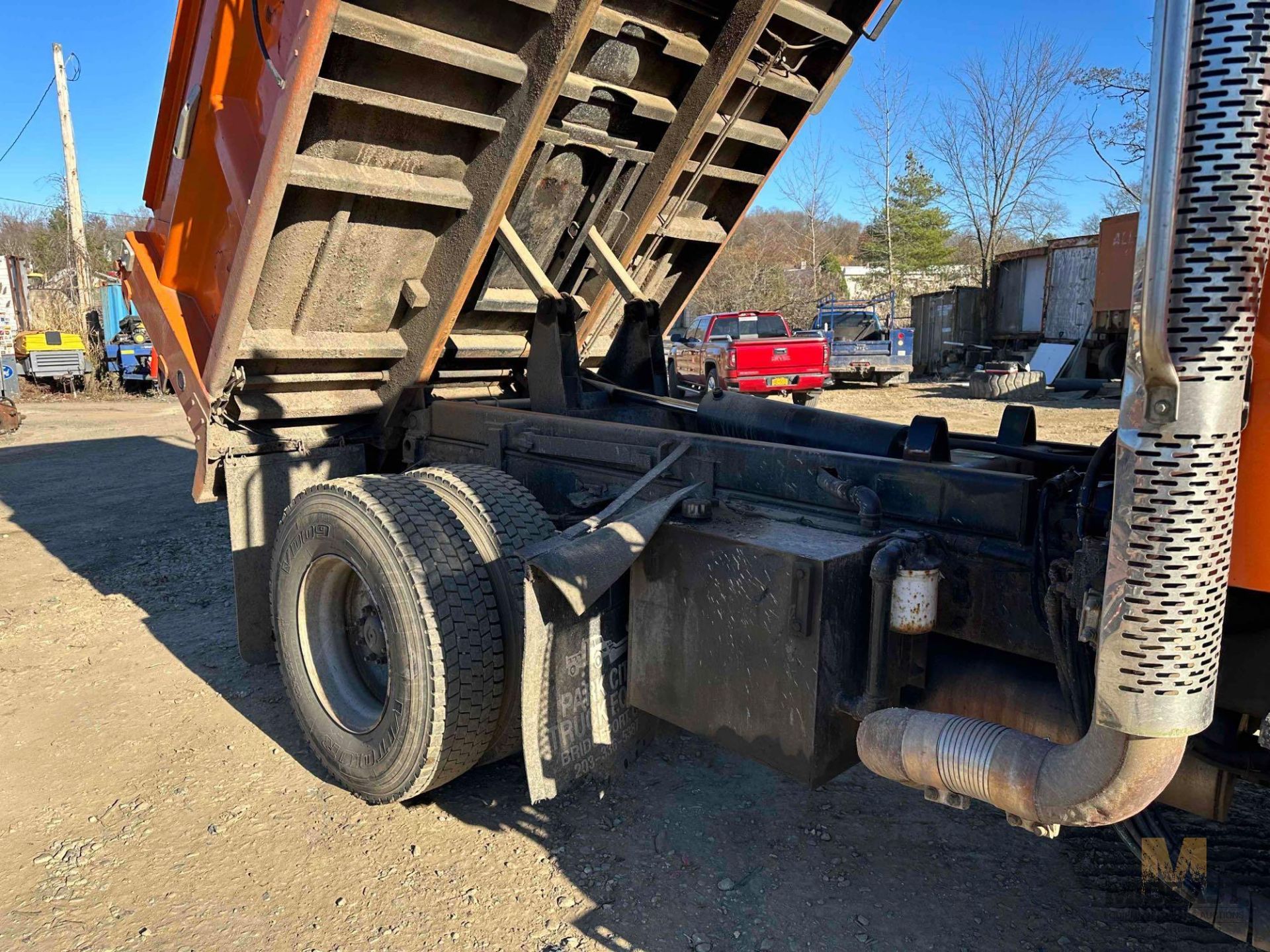 Sterling L7500 6 wheel dump truck - Image 30 of 32