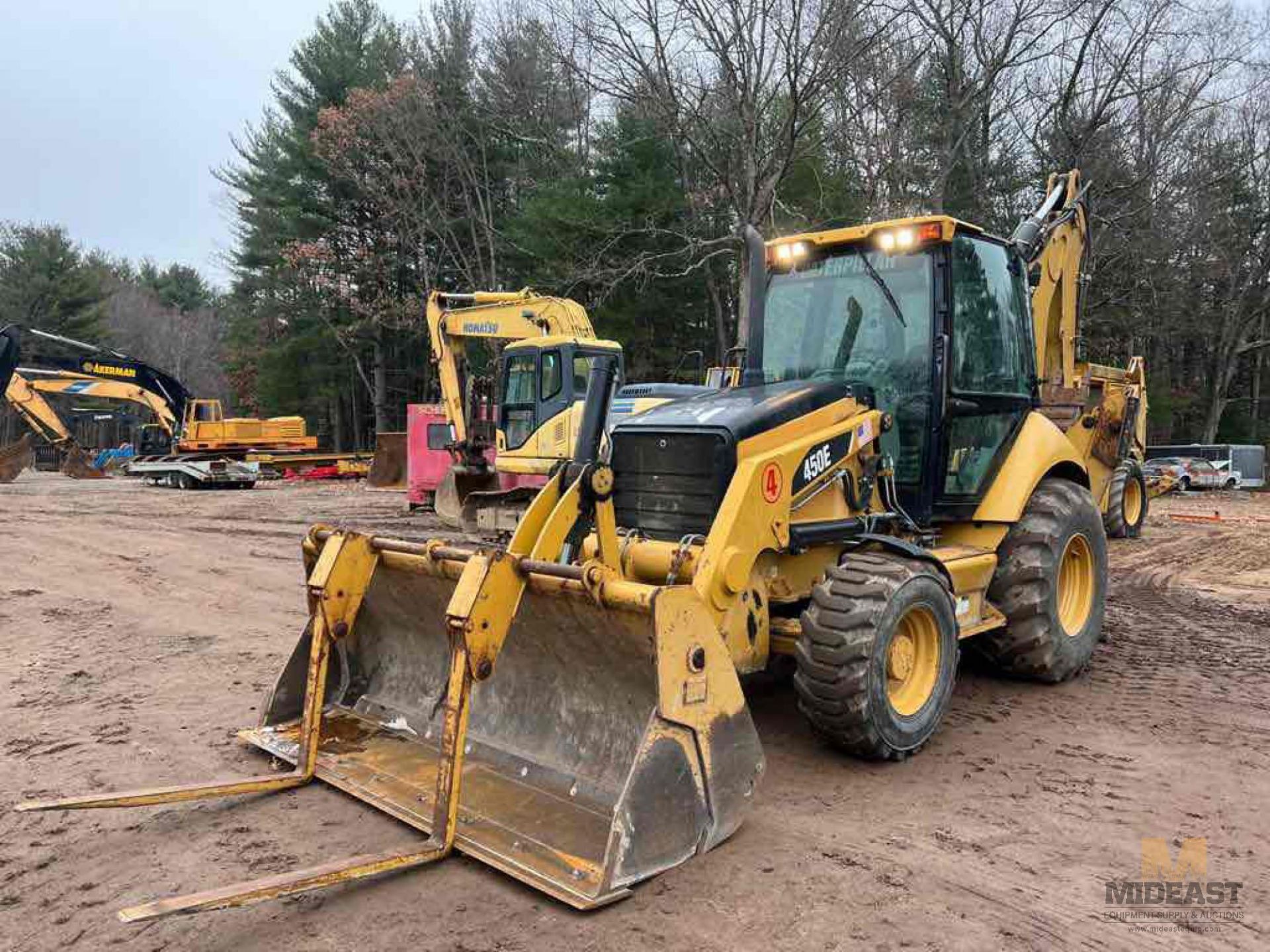 CAT 450 E Backhoe