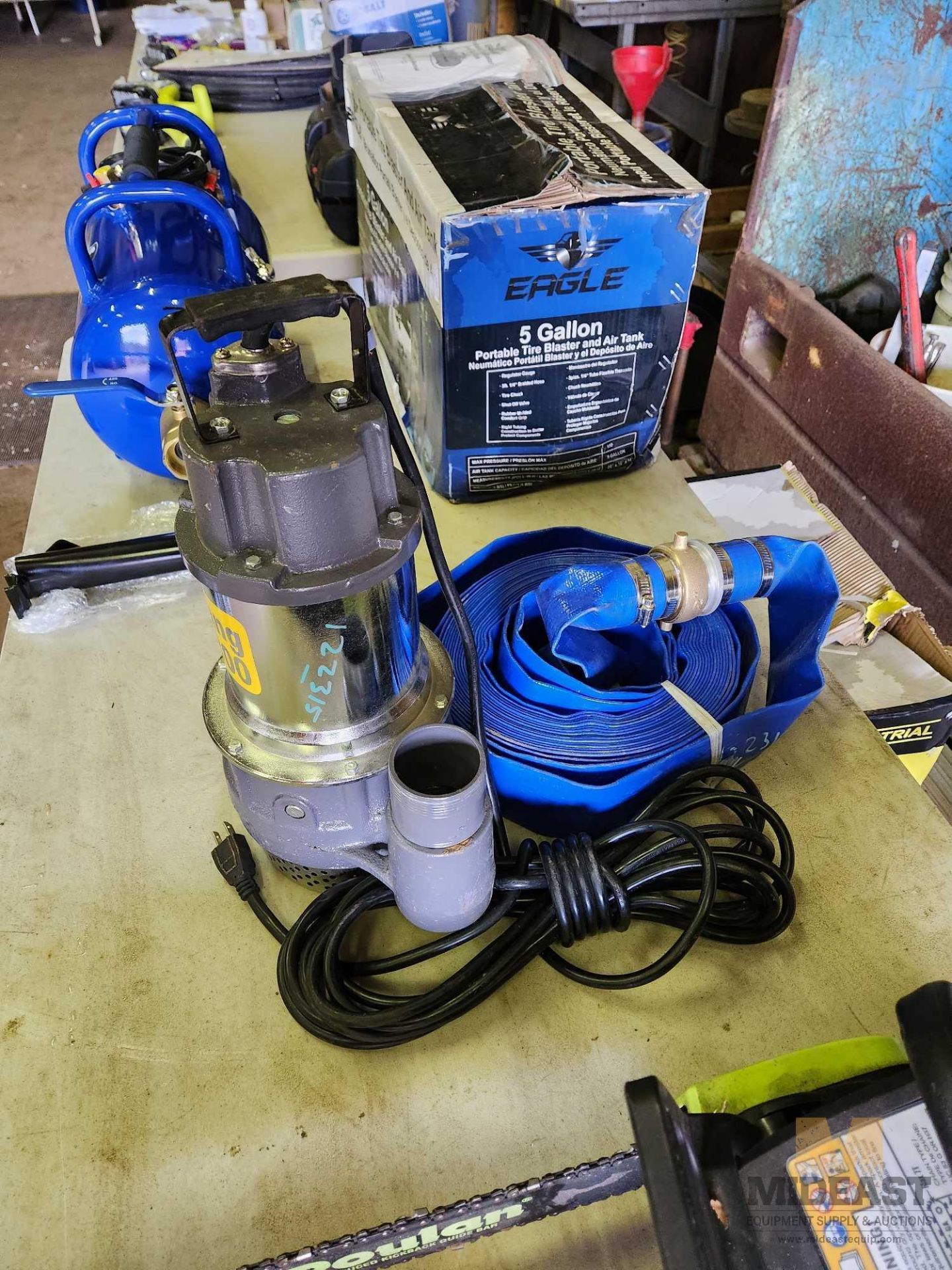 Mustang Submersible Water Pump - Image 2 of 2