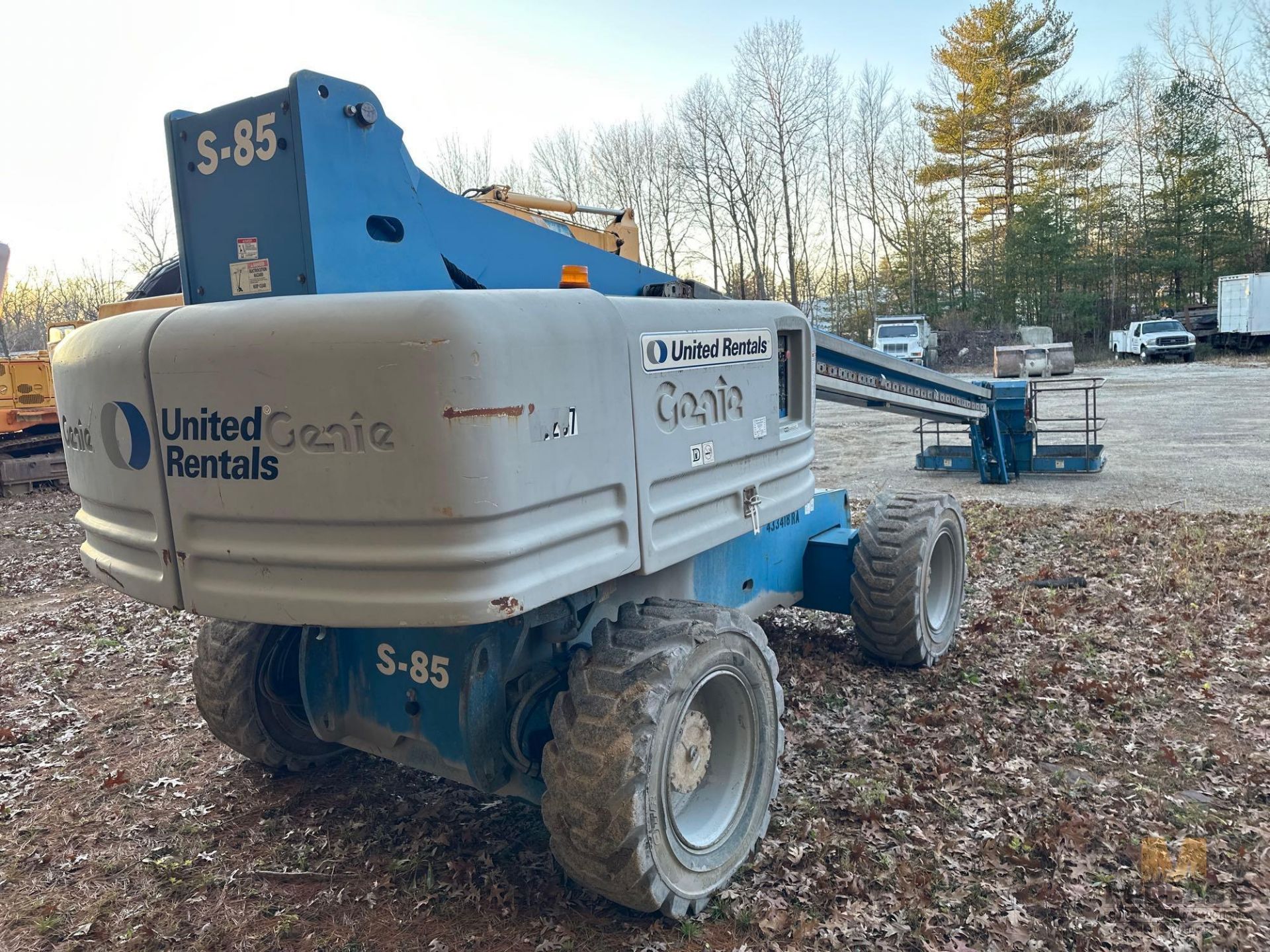 1998 Genie S85 Boom Lift sn - Image 4 of 11