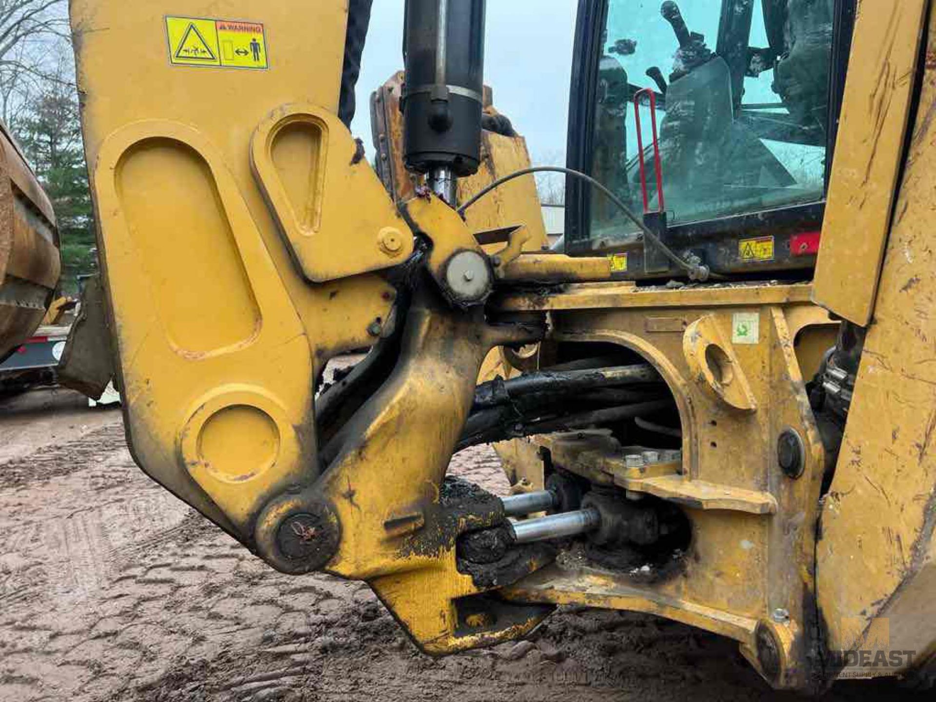 CAT 450 E Backhoe - Image 17 of 29