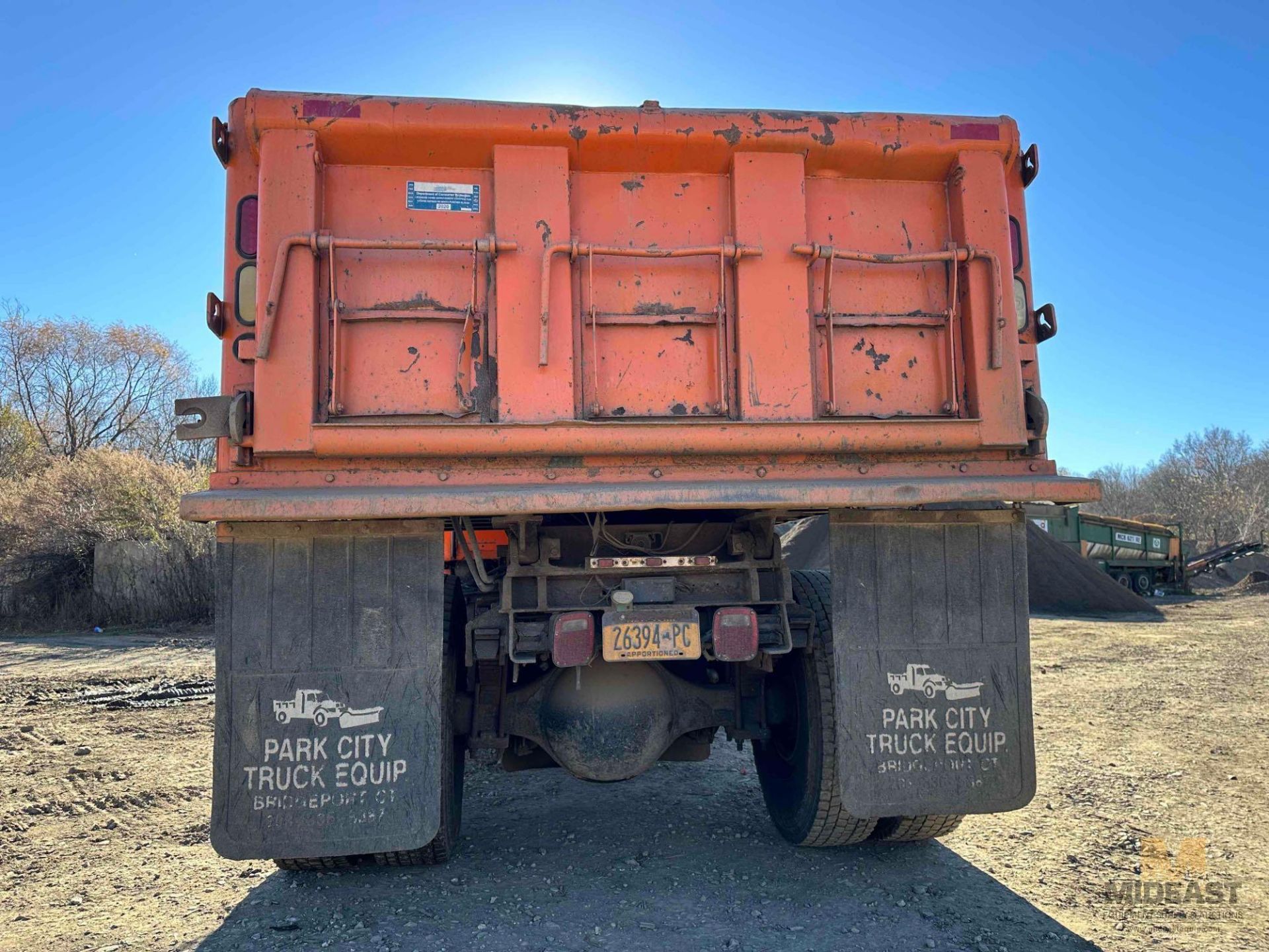 Sterling L7500 6 wheel dump truck - Image 9 of 32