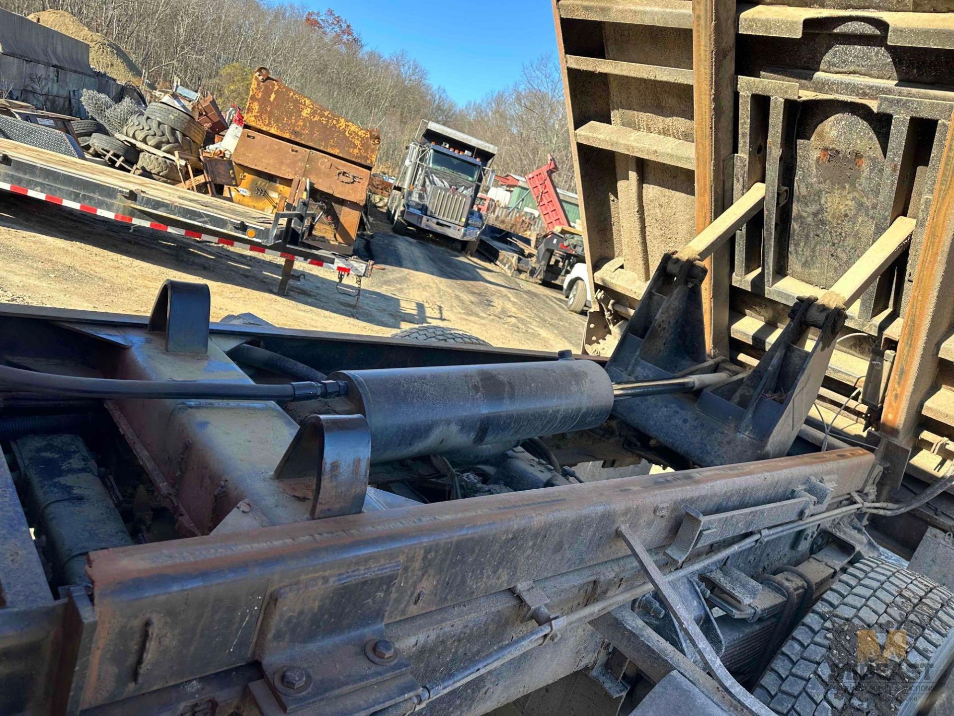 Sterling L7500 6 wheel dump truck - Image 22 of 32