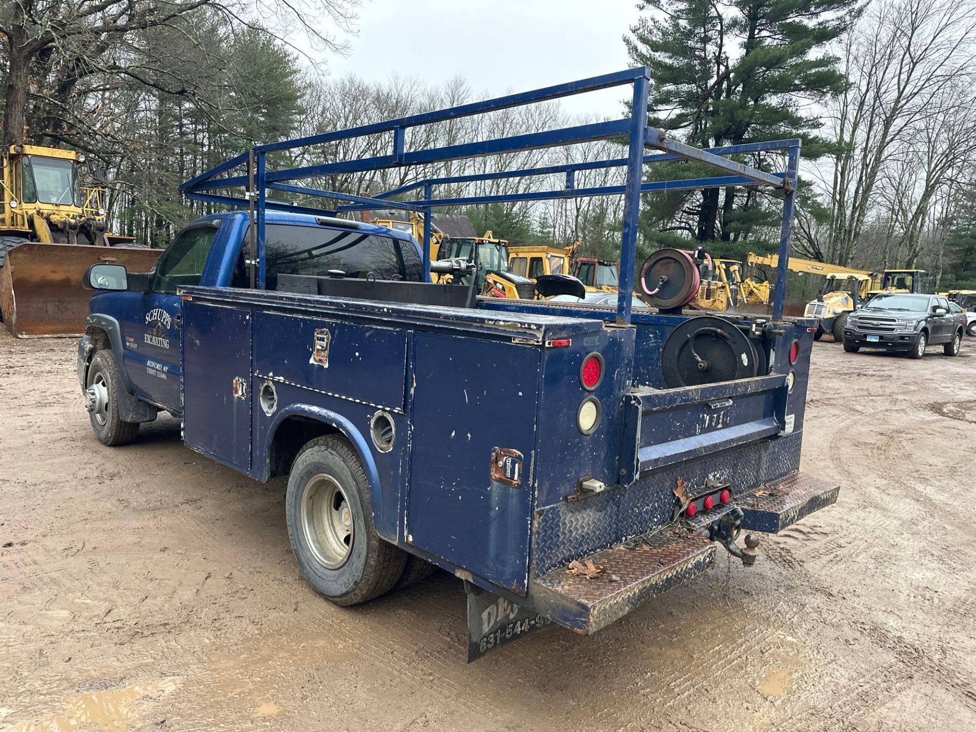 2003 Chevy Silverado 3500 utility truck - Image 3 of 11