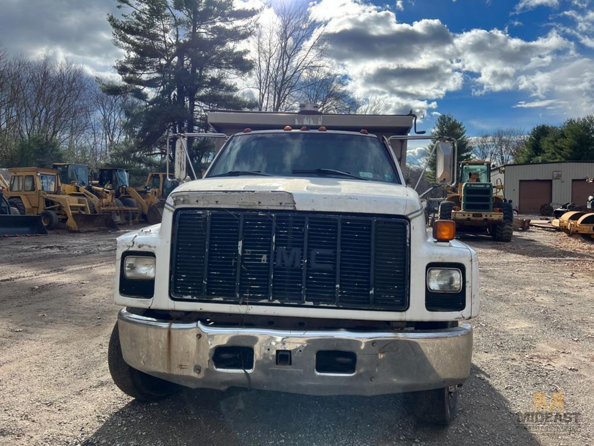 GMC 8500 Utility Truck - Image 3 of 25