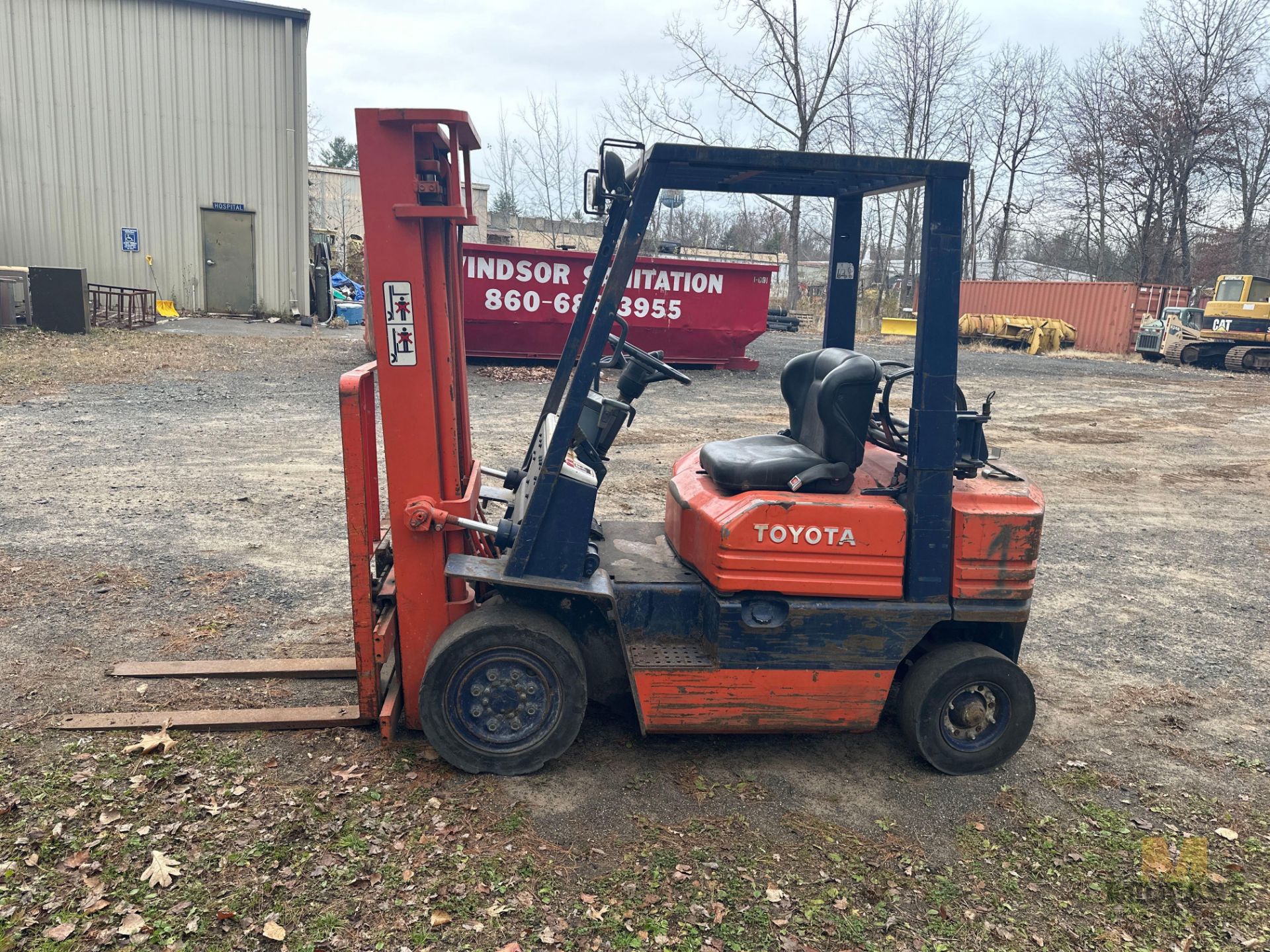 Toyota Forklift - Image 2 of 9