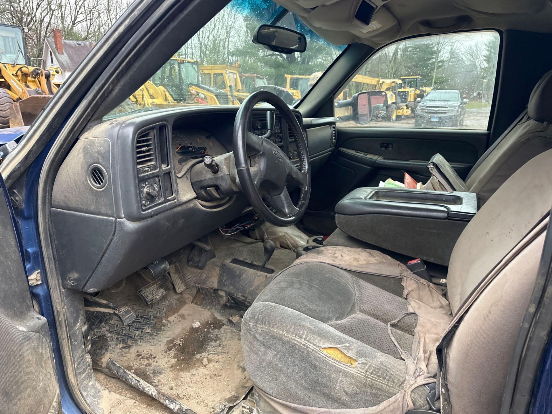 2003 Chevy Silverado 3500 utility truck - Image 9 of 11