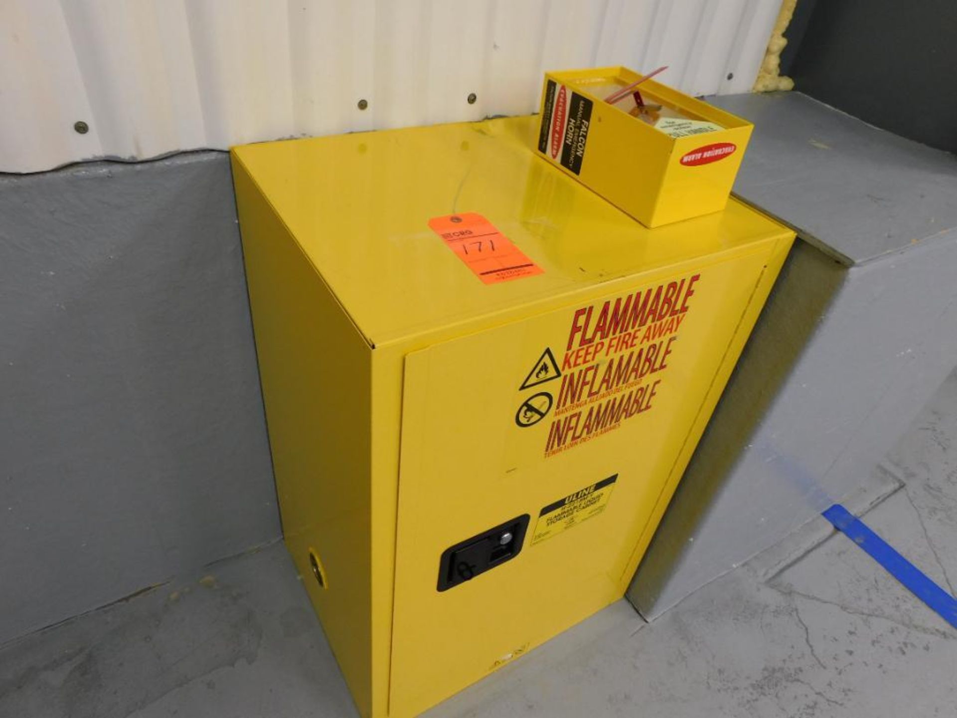U-Line 12-Gallon Flammable Liquid Storage Cabinet w/Emergency Air Horn