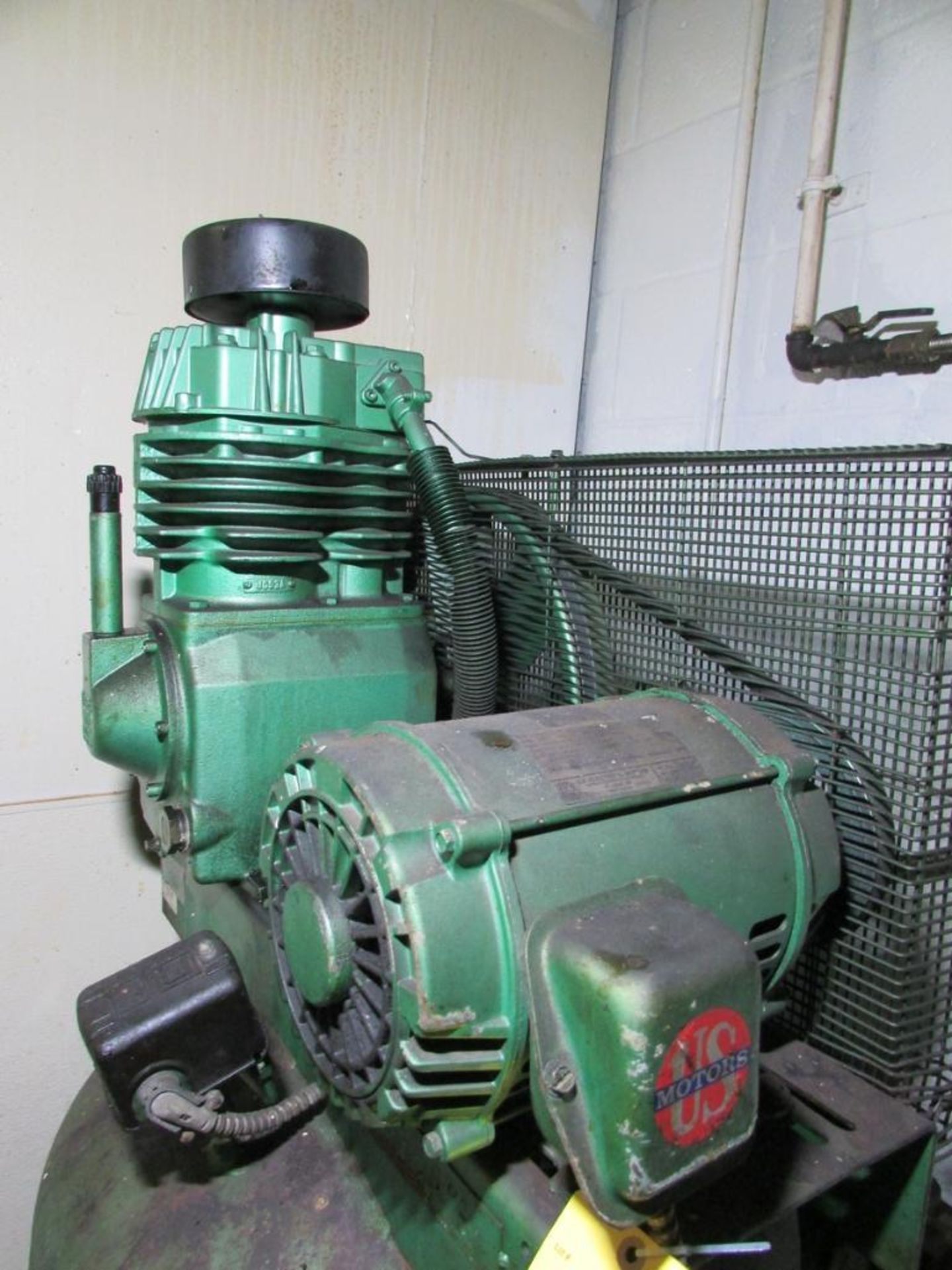 Speedaire 5Z399B-2 5HP Vertical Tank Mounted Air Compressor. 208-230/460V 3PH. S/N- 100693L-938713 - Image 4 of 5