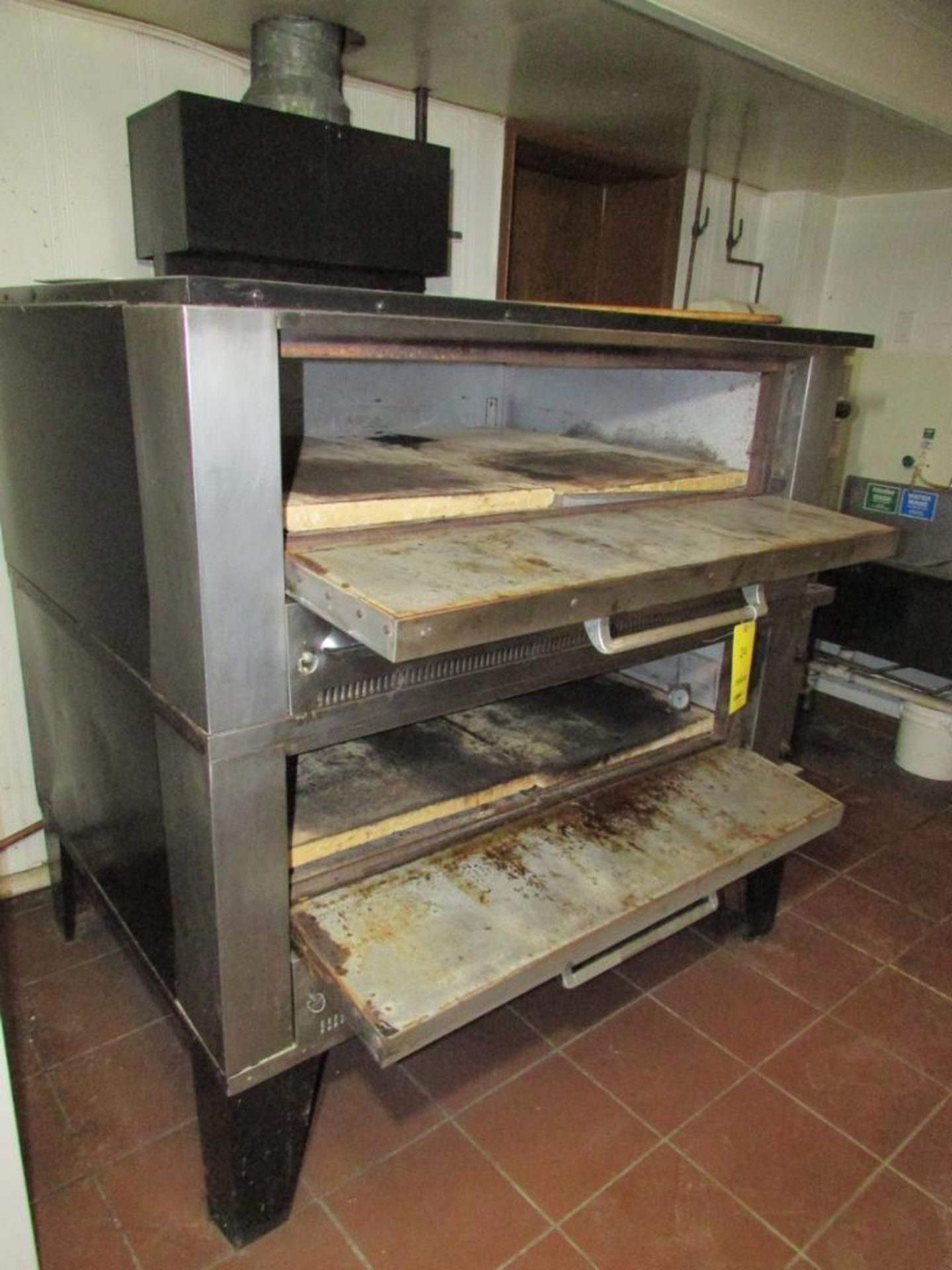 Garland Double Deck Natural Gas Convection Pizza Oven. 48"x13" Doors, Approx 48"x36"x9" Oven Chamber - Image 6 of 11