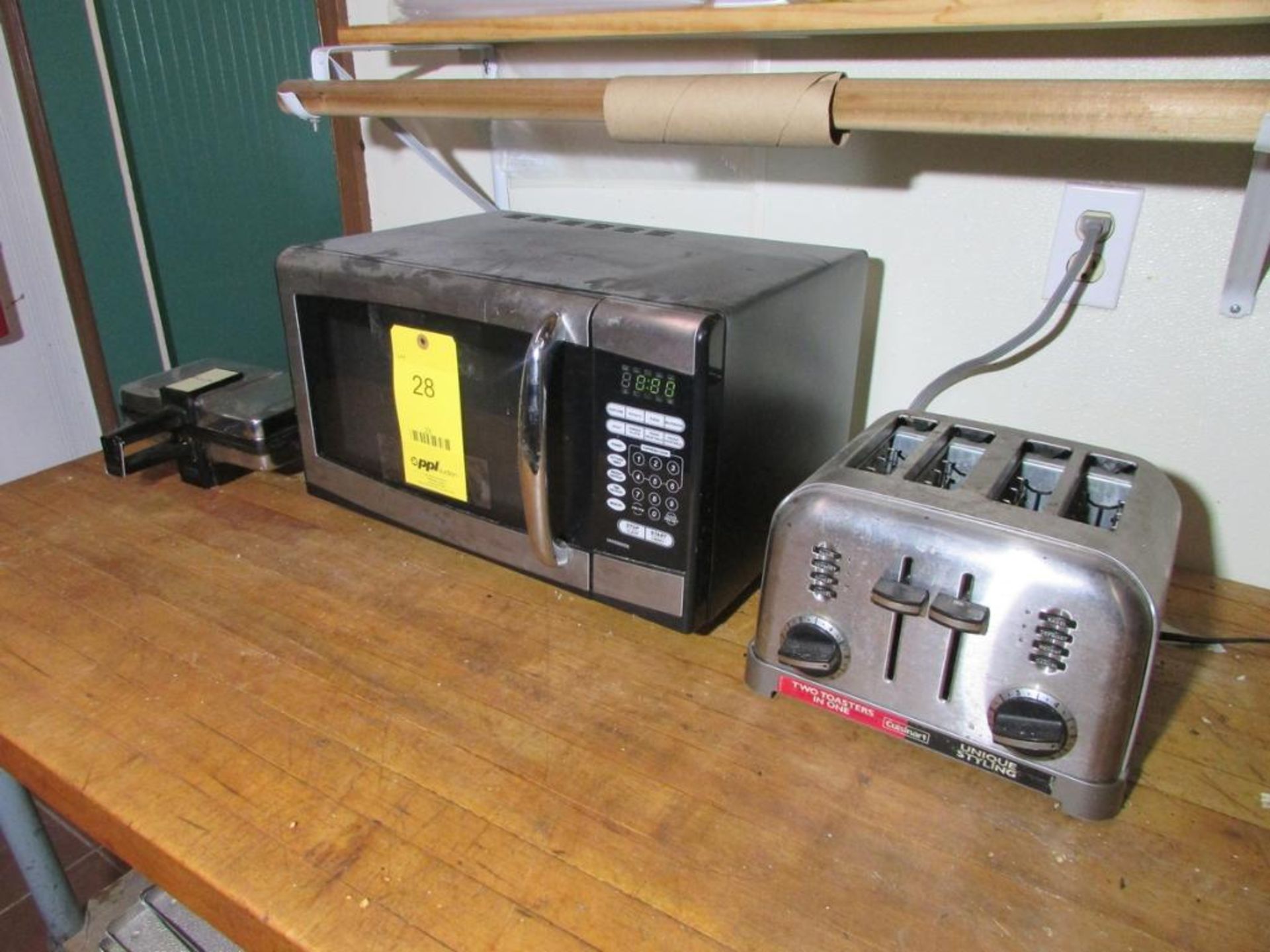 LOT: (3) Kitchen Appliances. Emerson MW8999SB 1300W Microwave, Cuisinart RBT-360SA 4-Slice Toaster,