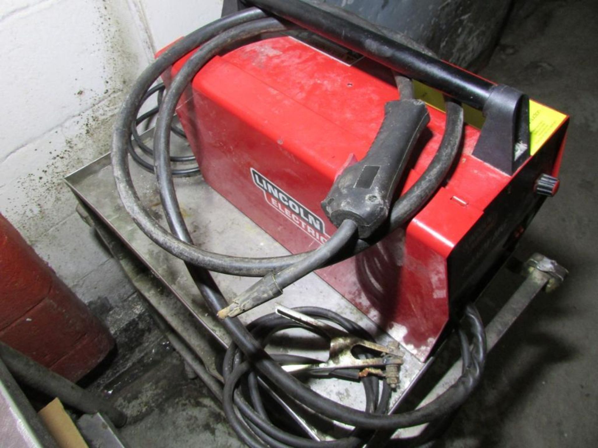 Lincoln Electric Handy MIG Wire Welder. 35-88A, 70A 17V 20% Duty Cycle Output, 115V 20A 60Hz 1PH Inp - Image 3 of 7