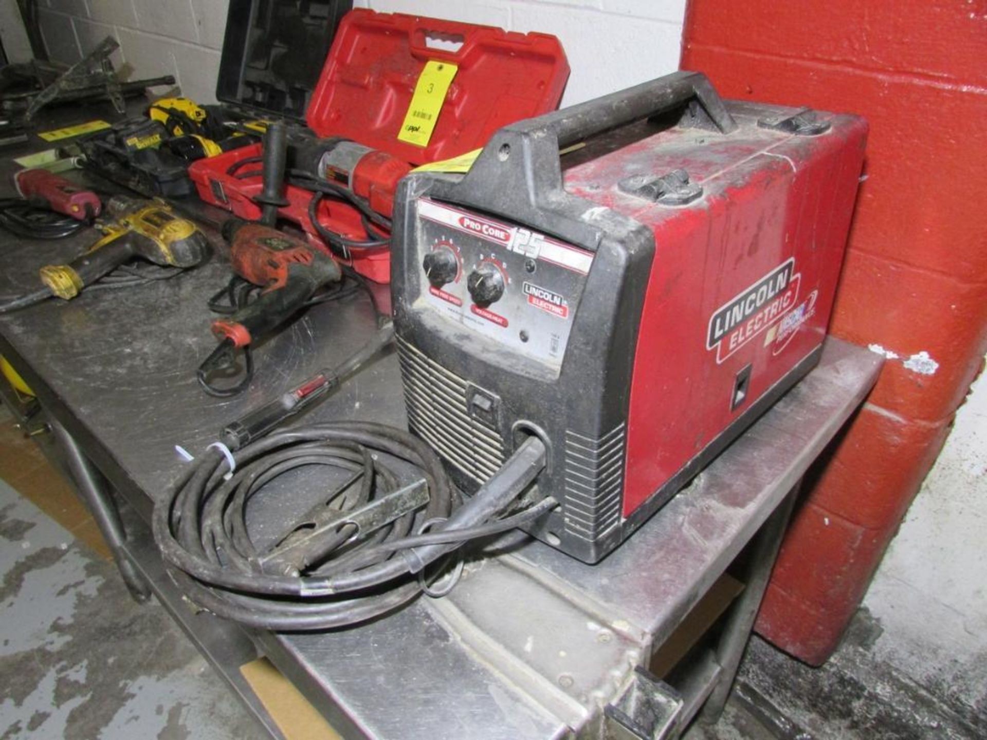 Lincoln Electric Pro Core 125 MIG Wire Welder. 30-125A, 90A 19V 20% Duty Cycle Output, 120V 20A 60Hz