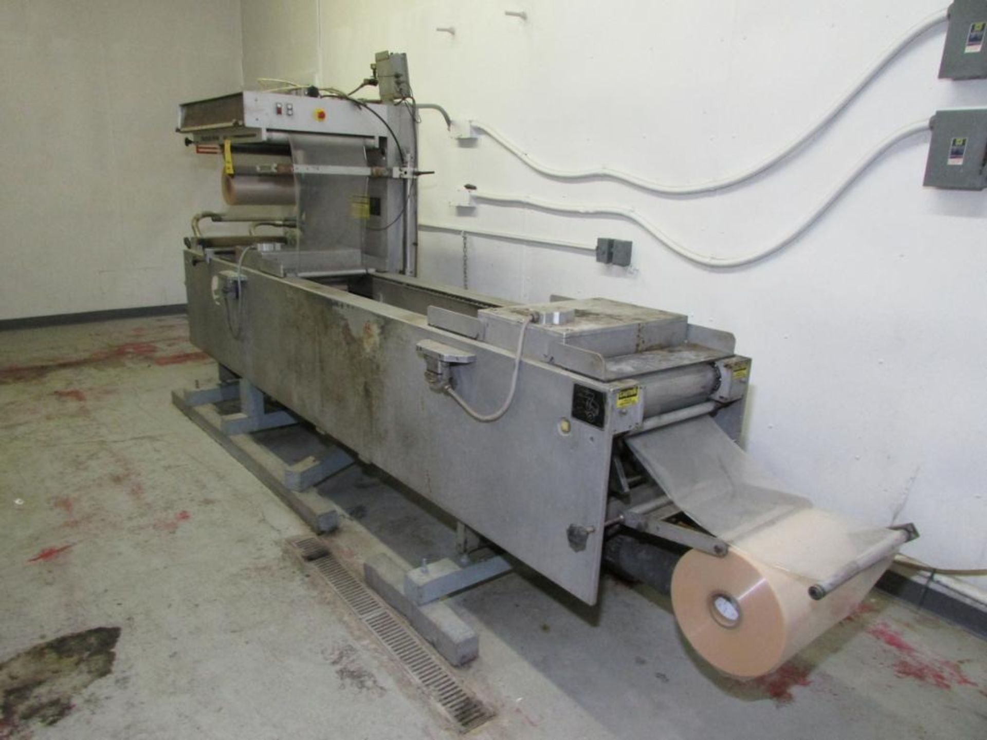 1986 Multivac R5100 Vacuum Sealer, 15" Film, with 12" Diameter Dies, Trimming Station with Film Trim - Image 7 of 13