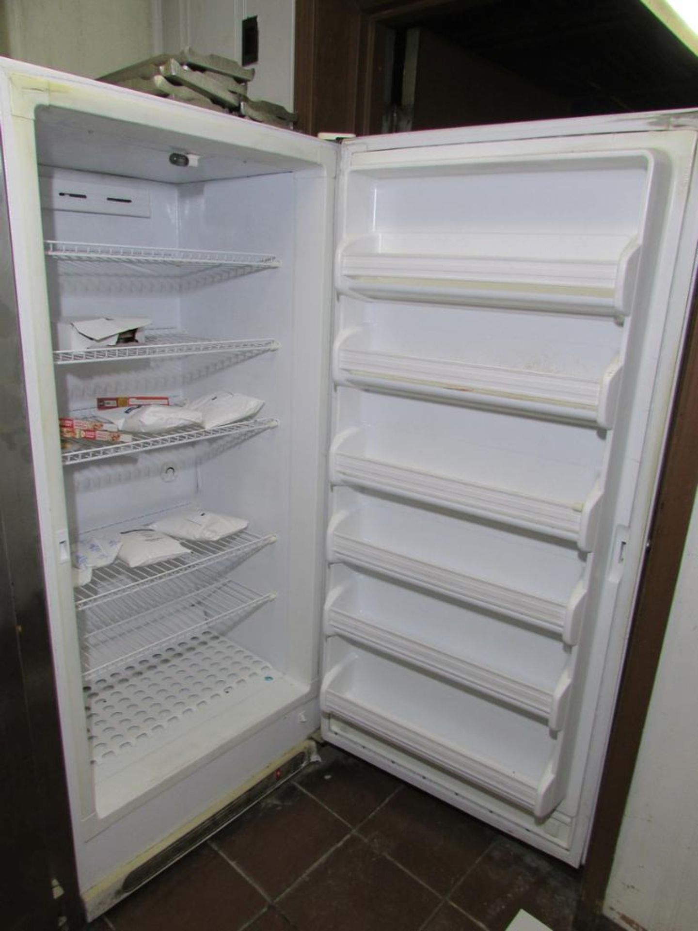 Frigidaire Commercial LFFU2065DW7 Commercial Freezer. Approx. 20"x27"x57" Chamber, 115V 60Hz 1PH. S/ - Image 2 of 4