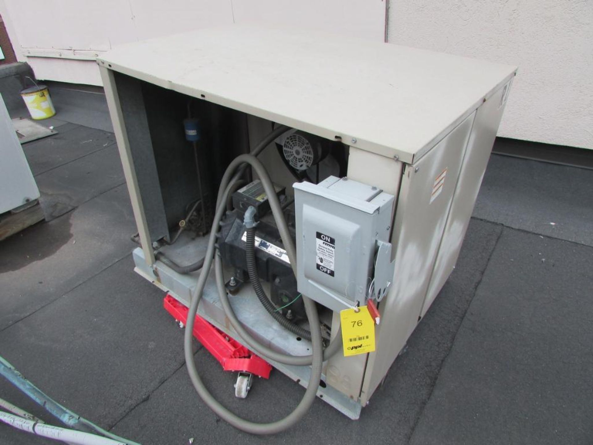 Bohn/Heatcraft BDT0500H2C Out Door Freezer Compressor Unit. 208-230/460V 60Hz 3PH. (Loc. Roof)