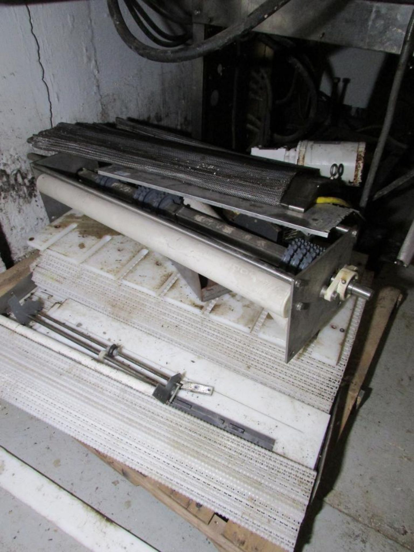 AM Mk32 Pizza Press, 32"x32" Pizza Dies, 10'x32" Conveyor (Parts Machine) - Image 6 of 6