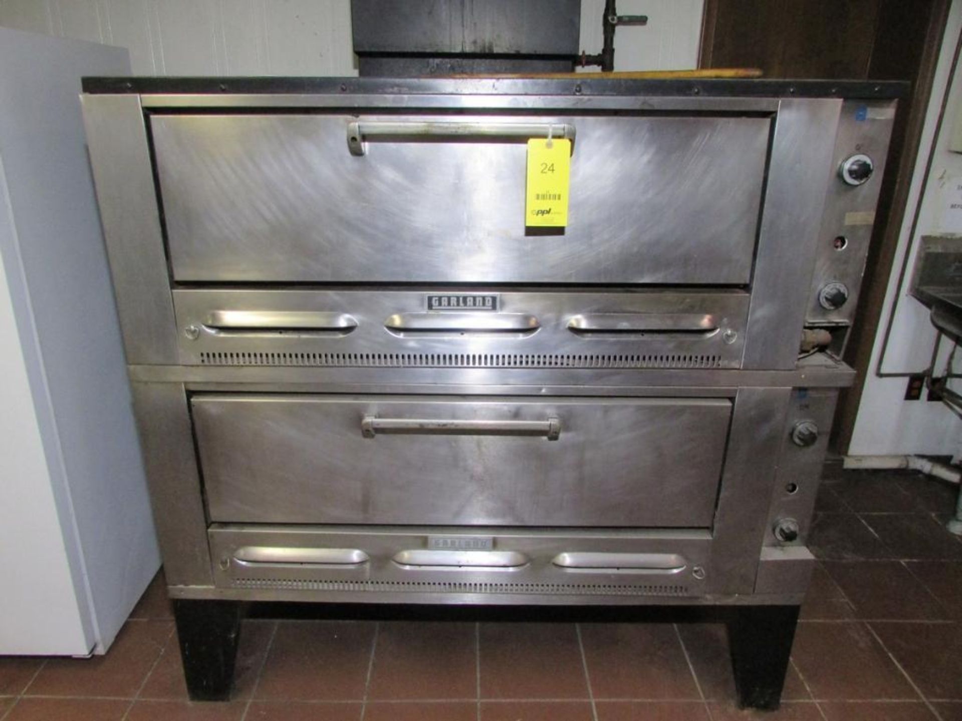 Garland Double Deck Natural Gas Convection Pizza Oven. 48"x13" Doors, Approx 48"x36"x9" Oven Chamber - Image 2 of 11
