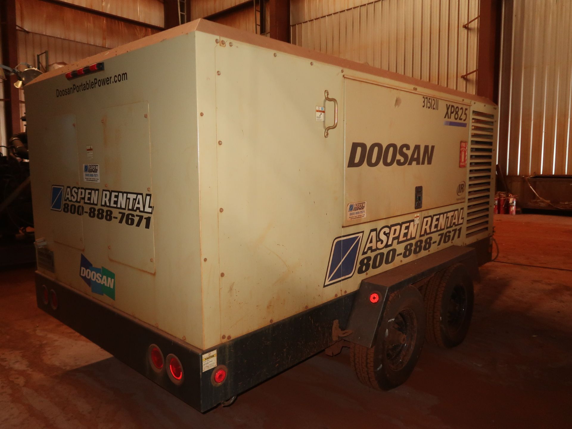 2012 Doosan air compressor, model XP825 WCU-T4I - Image 2 of 4