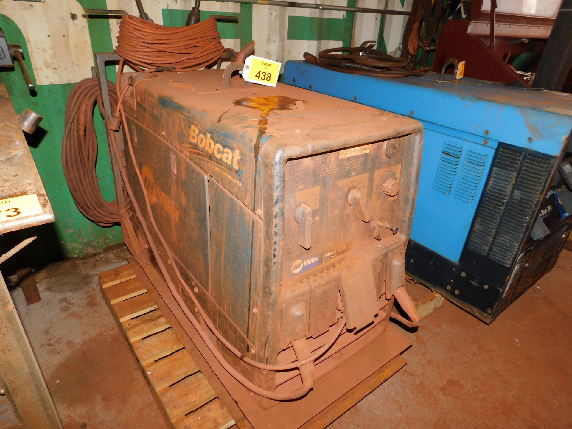 Miller gas powered generator/AC/DC welder - Image 3 of 3