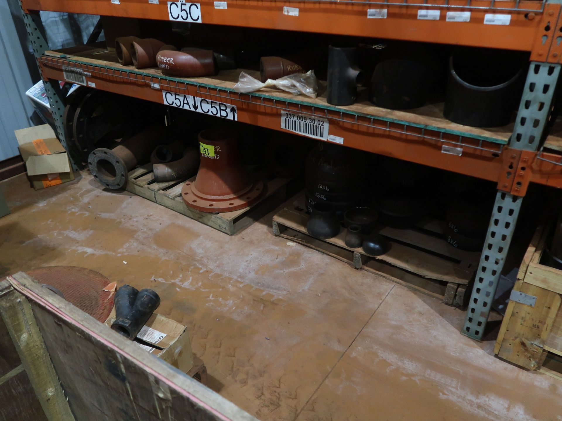 Lot of assorted pipe fittings and sleeves - Image 4 of 7