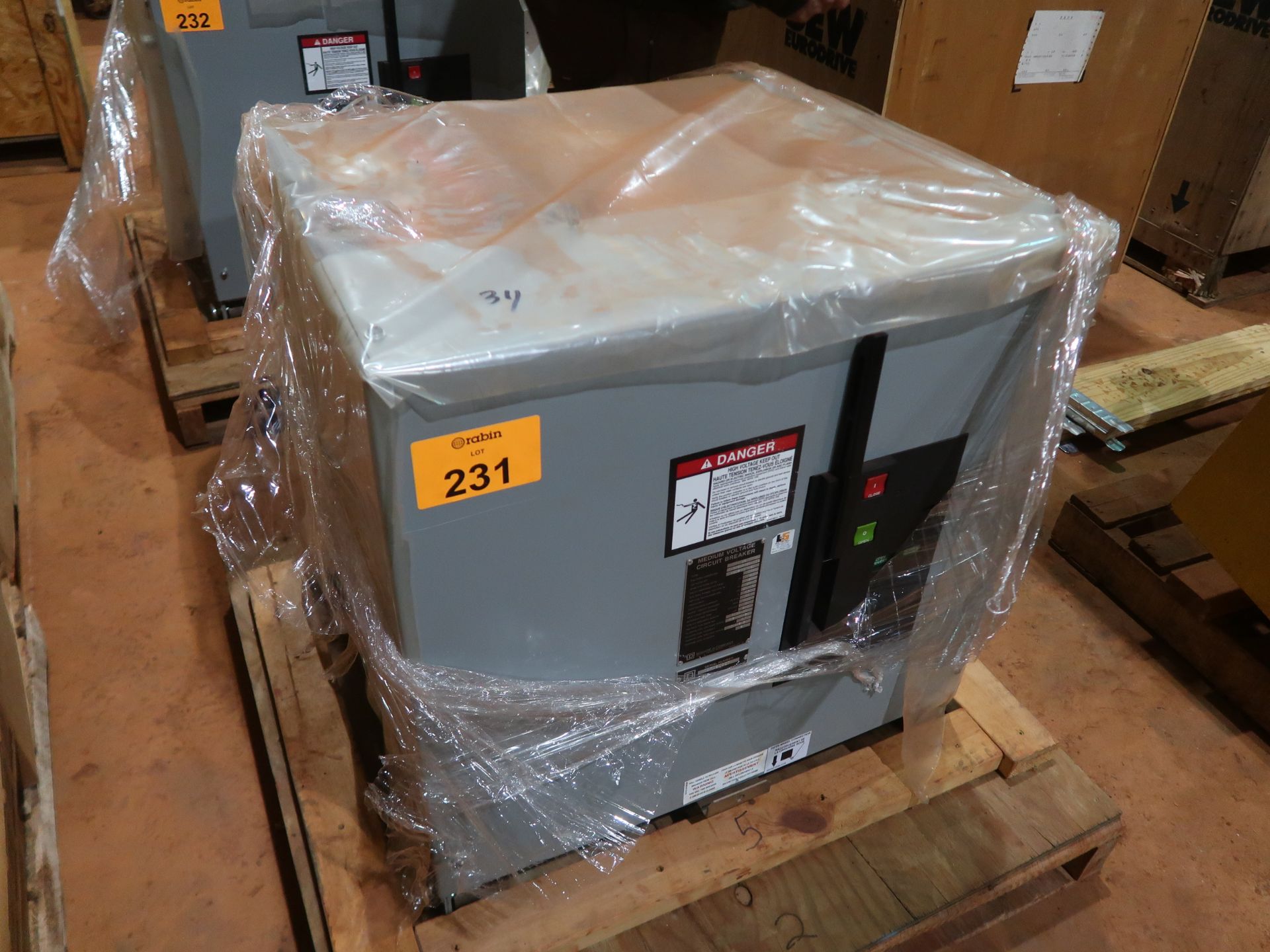 Square D VR 15 KVA medium voltage circuit breaker