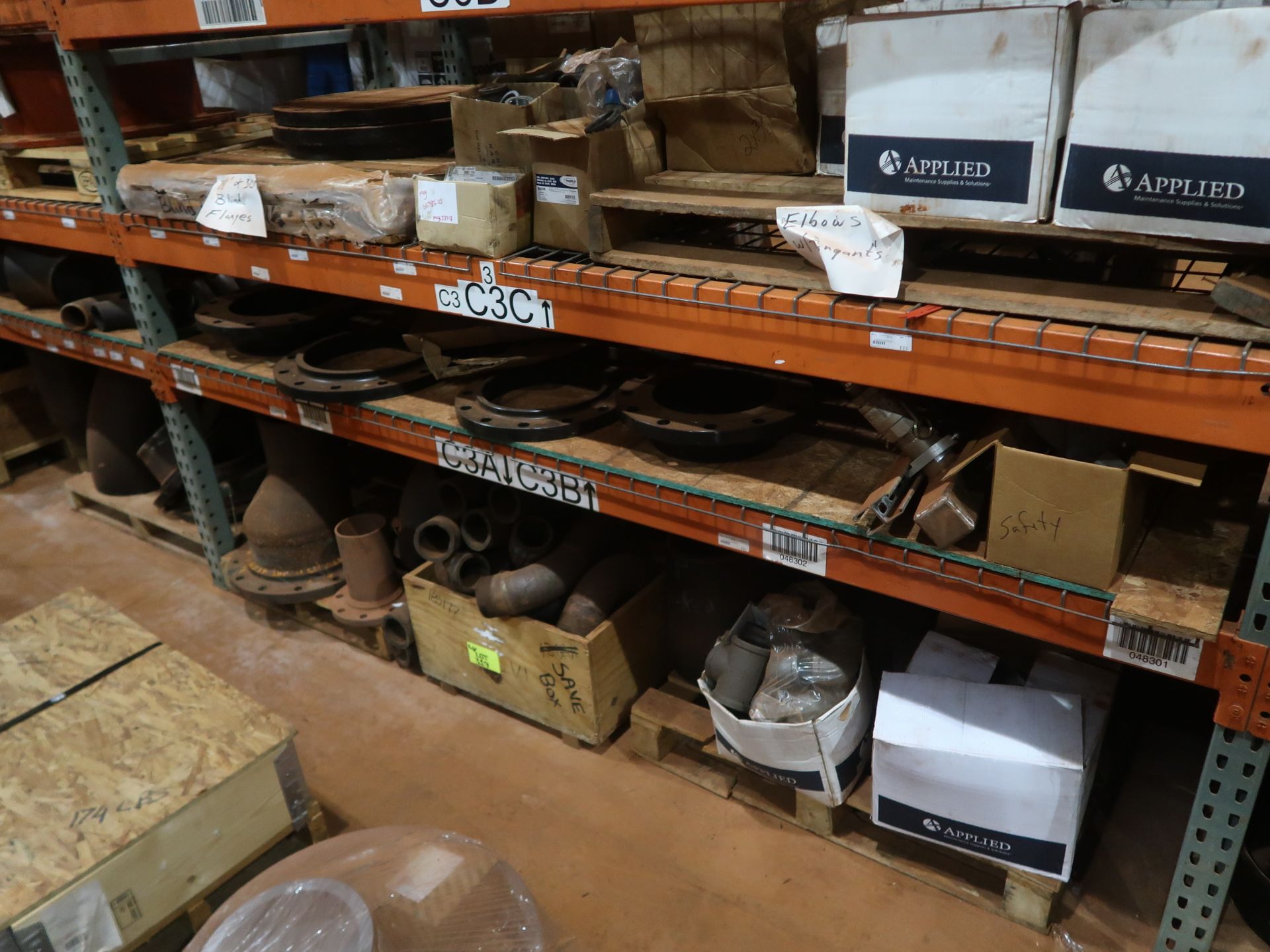 Lot of assorted pipe fittings and sleeves - Image 2 of 7