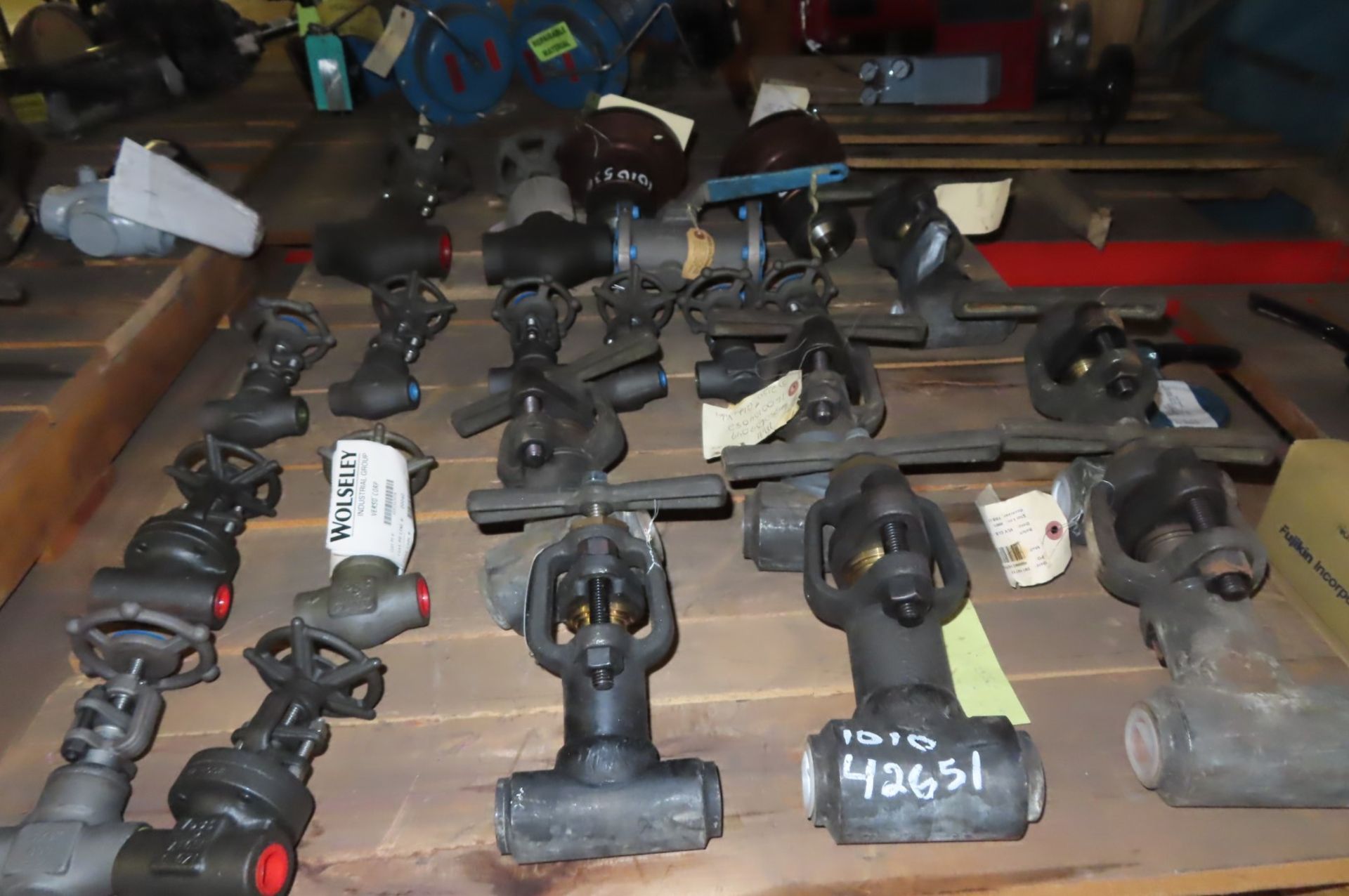Asst Valve Parts, Lot of assorted valves, manual, on (4) pallets [Area: Piedmont Storeroom] - Image 3 of 5