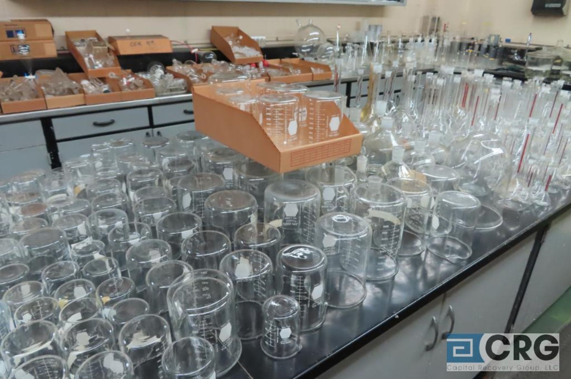 Lab Glassware - Image 3 of 8