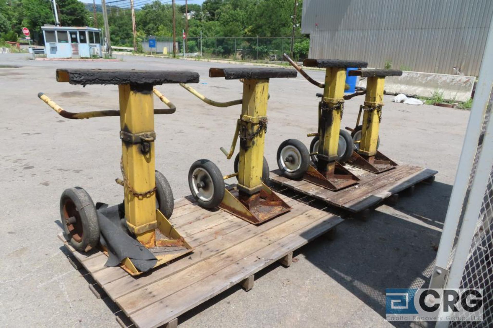 Trailer stands