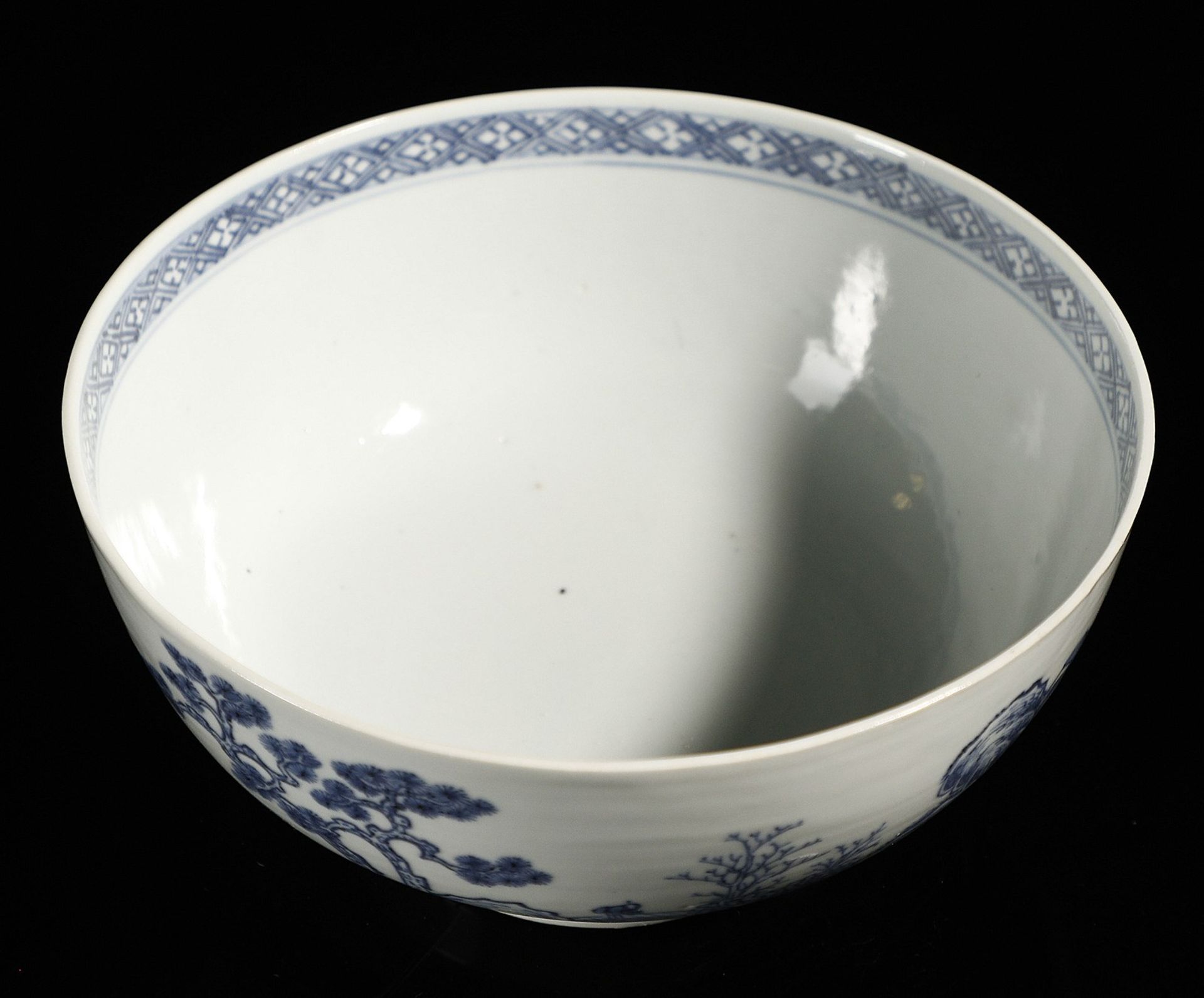 Arte Cinese  A blue and white Nanking cargo porcelain bowl China, Transitional period, 17th century  - Bild 2 aus 6