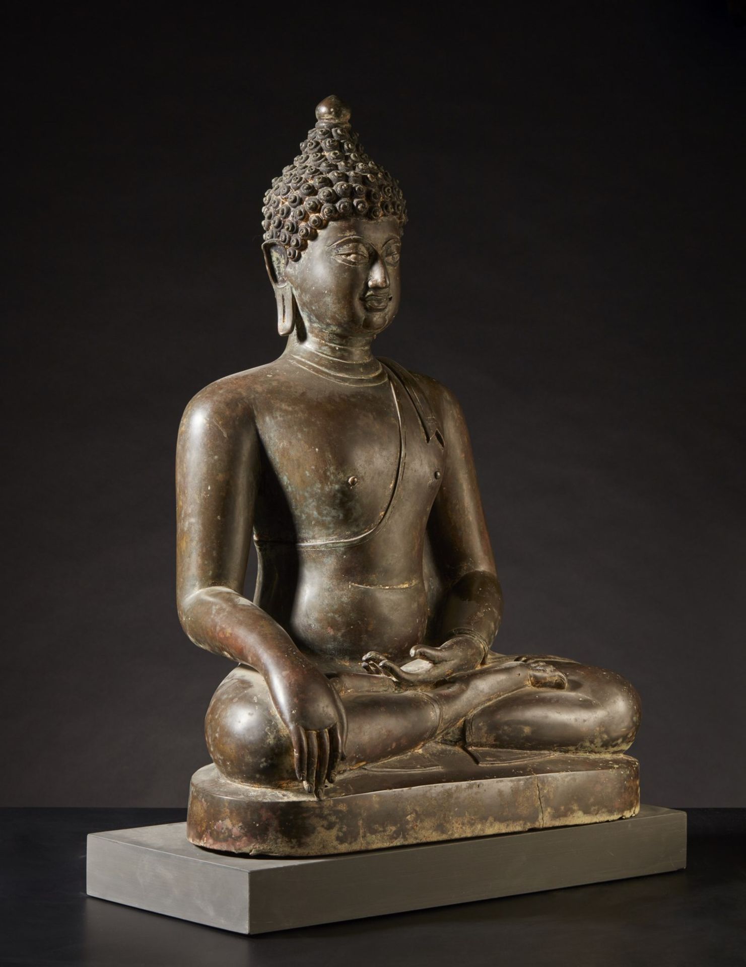 Arte Sud-Est Asiatico  A large bronze sculpture of Bussha Thailand, Lan Na Kingdom, 16th-17th centur - Bild 6 aus 8