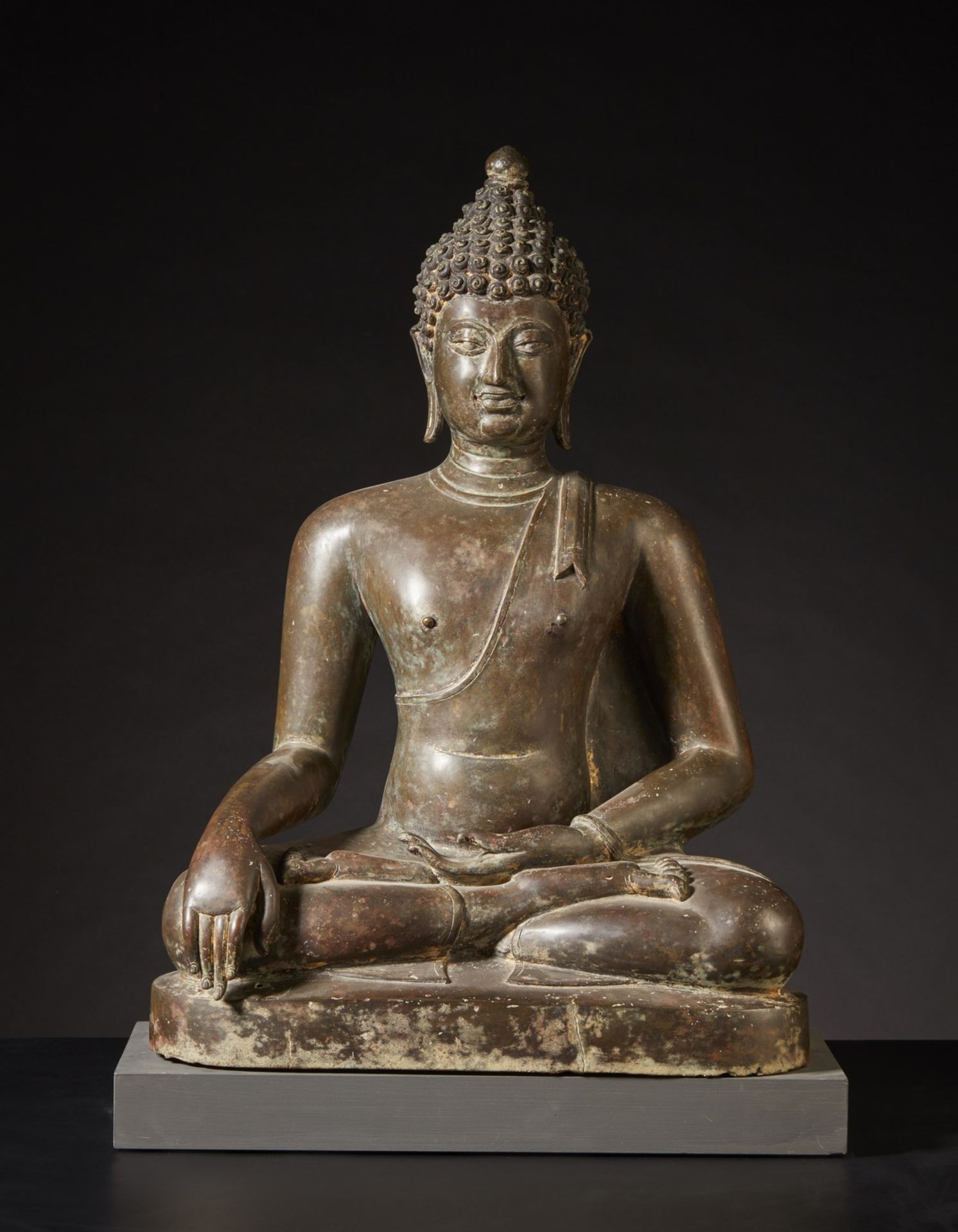 Arte Sud-Est Asiatico  A large bronze sculpture of Bussha Thailand, Lan Na Kingdom, 16th-17th centur - Bild 2 aus 8