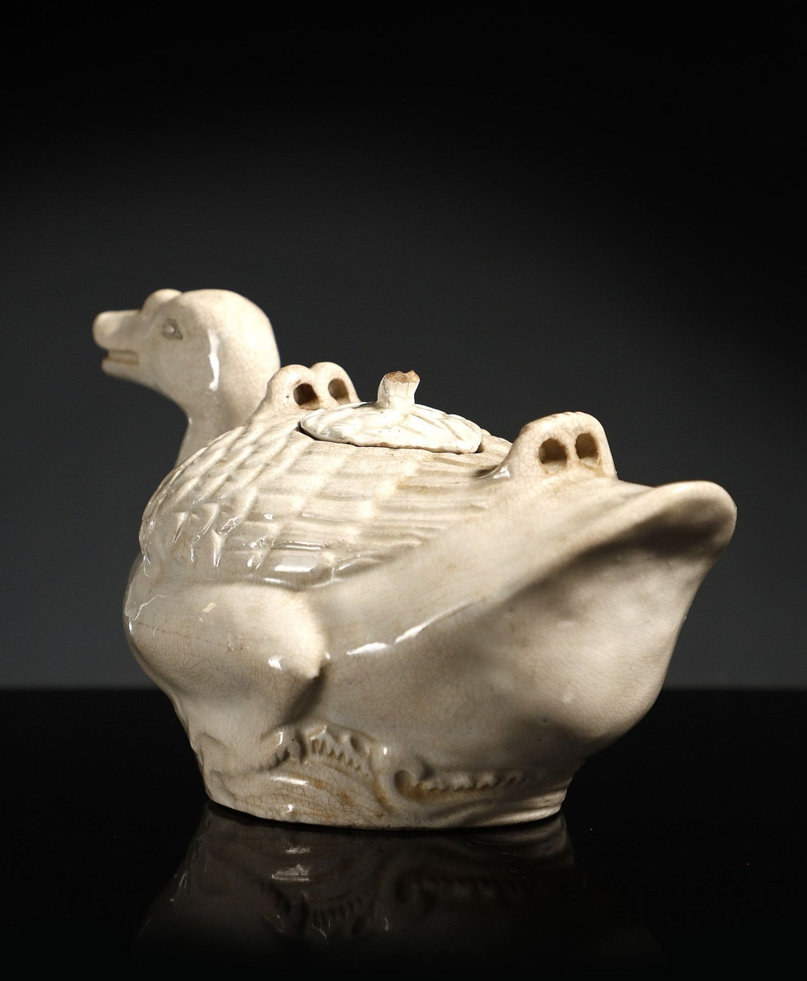 Arte Cinese  A zoomorphic Dehua teapot China, Qing dynasty, 18th century . - Bild 3 aus 6