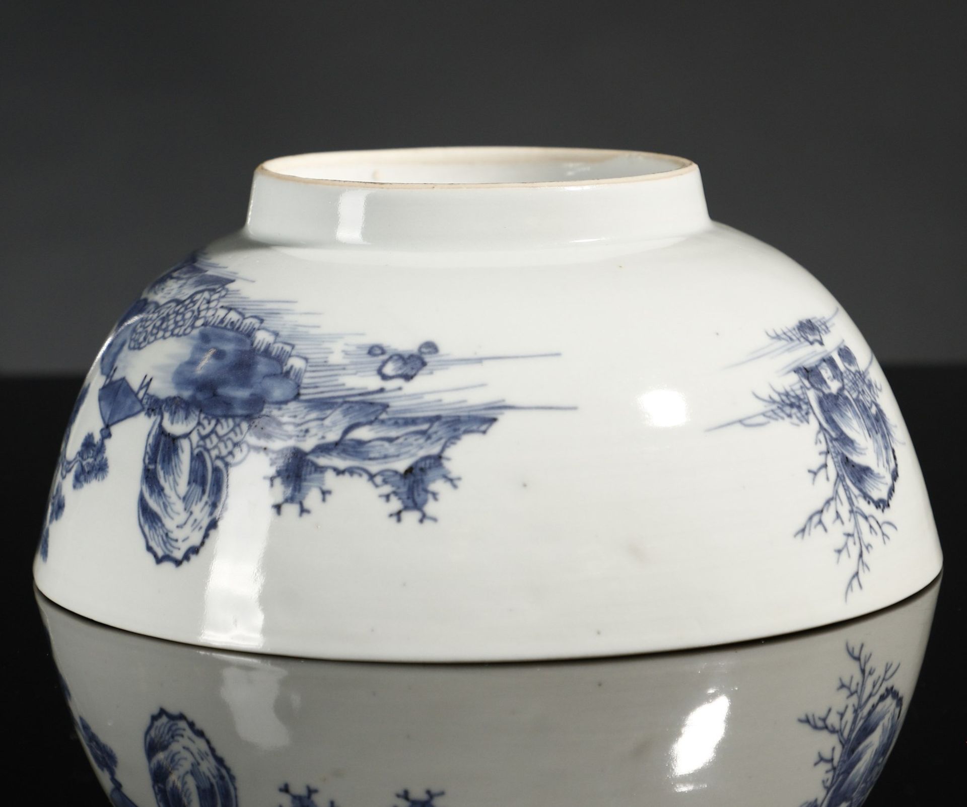 Arte Cinese  A blue and white Nanking cargo porcelain bowl China, Transitional period, 17th century  - Bild 6 aus 6