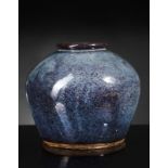 Arte Cinese A blue stoneware Jun JarChina, Qing dynasty, 19th century.